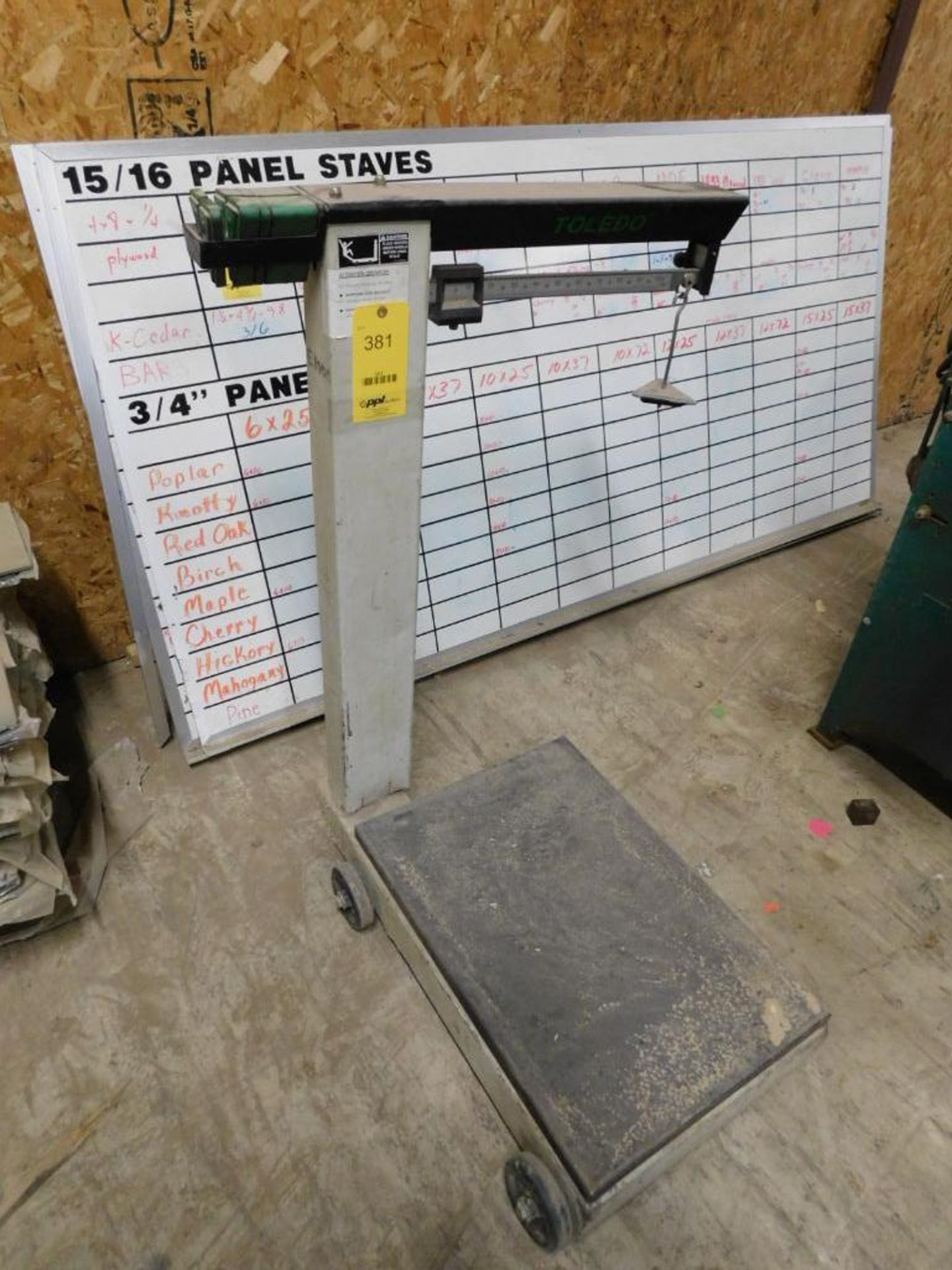 LOT: Floor Scale, White Boards