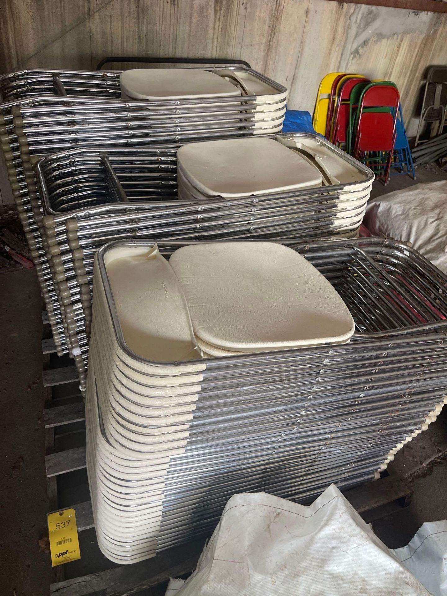 LOT: (115) Folding Chairs