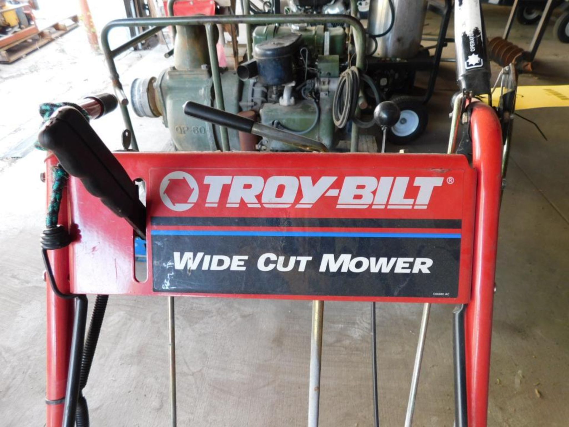 Troy-Bilt 12AF753B063 33" Combination Deck Wide Cut Mower w/Briggs & Stratton, 9 HP Gas Motor - Image 7 of 8