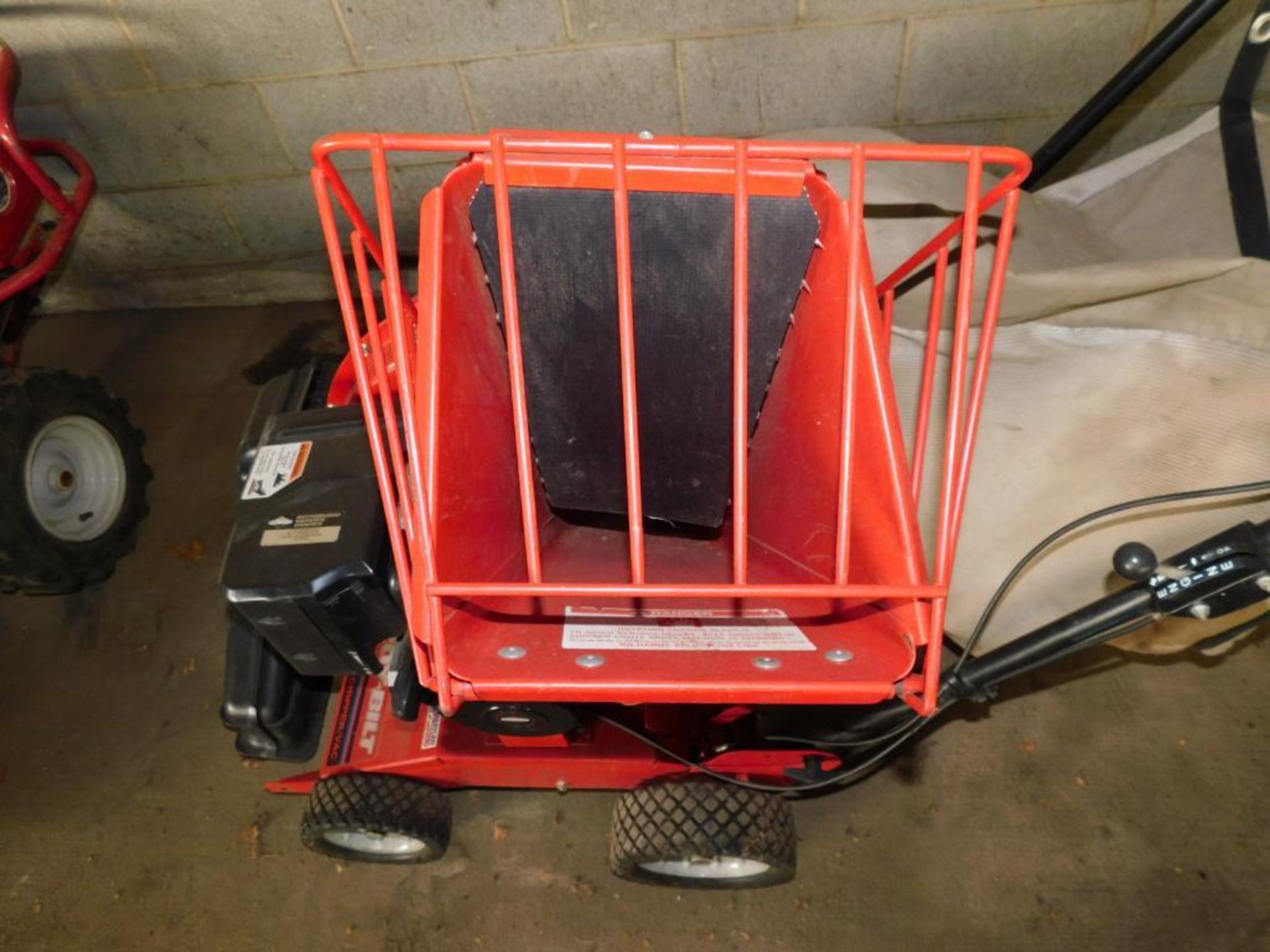 Troy-Bilt 47287 Chipper Shredder Lawn Vacuum w/Briggs & Stratton 8 HP Gas Motor - Image 3 of 8