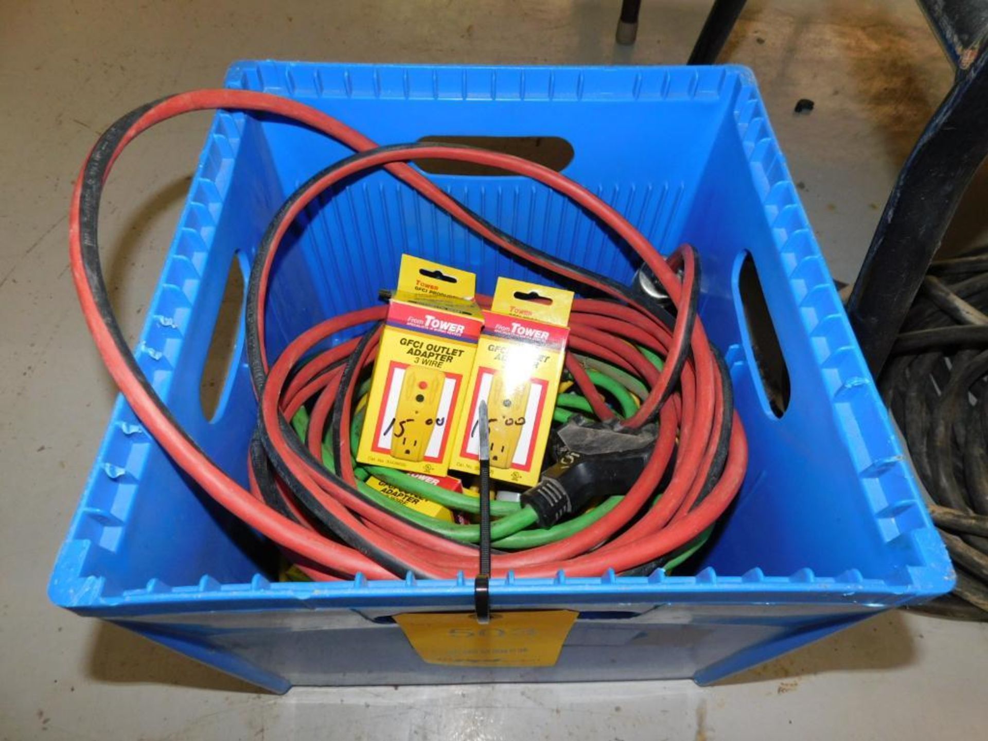 LOT: Assorted Extension Cords, GFCI Outlet Adapters