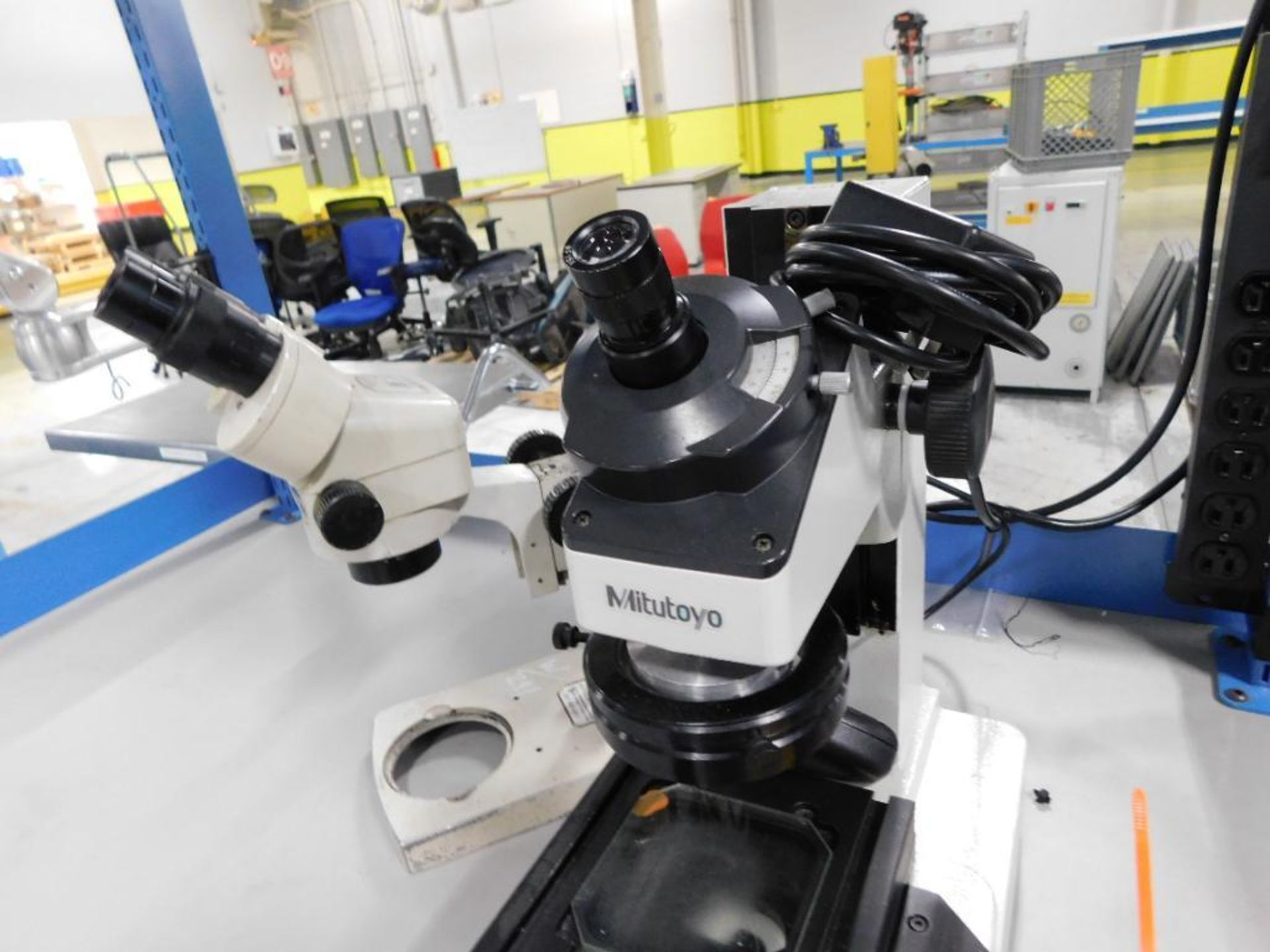 LOT: Mitutoyo TM Toolmakers Microscope, Meiji EMZ Microscope