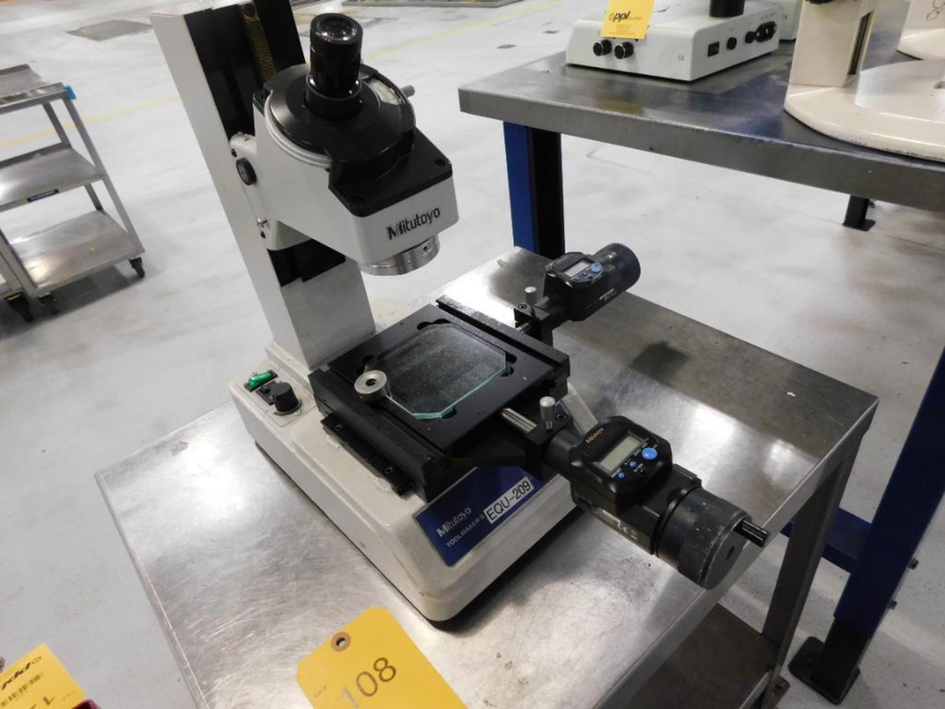 Mitutoyo 176-811A Tool Makers Microscope (Located in Screw Machine Room)