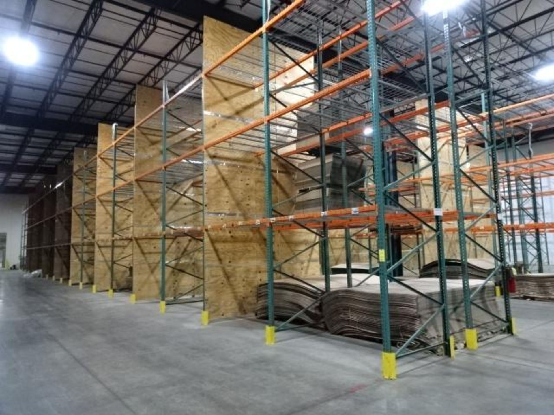 LOT: (40) Bays Heavy Duty Pallet Racking Consisting of: (42) 14' Uprights, (240) 8' Cross Beams, and - Image 2 of 2