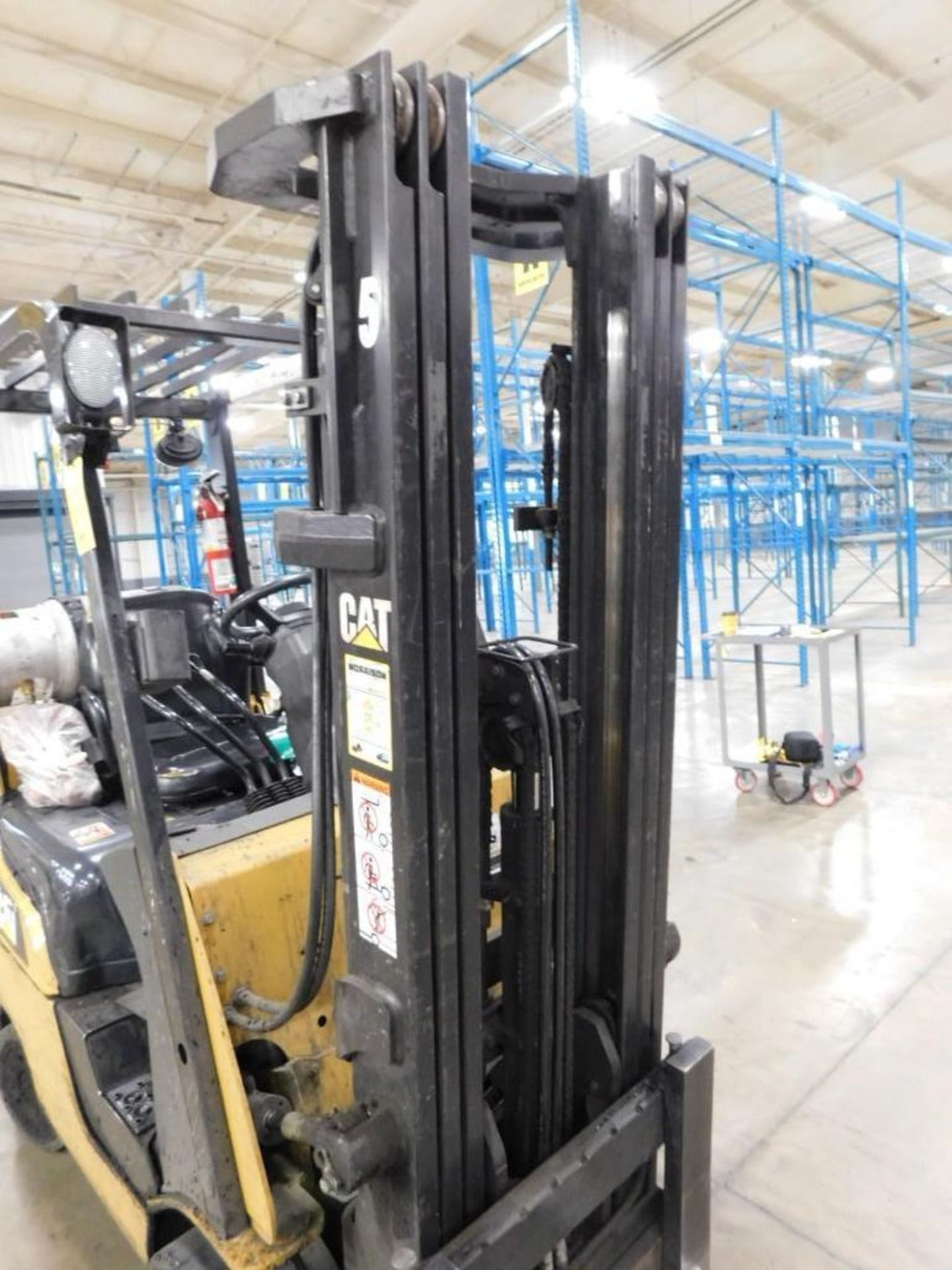 Caterpillar 2C3000 Fork Lift Truck, 6380 Lb. Max. Load Capacity, Overhead Guard, 3- Stage Mast, 187" - Image 6 of 9