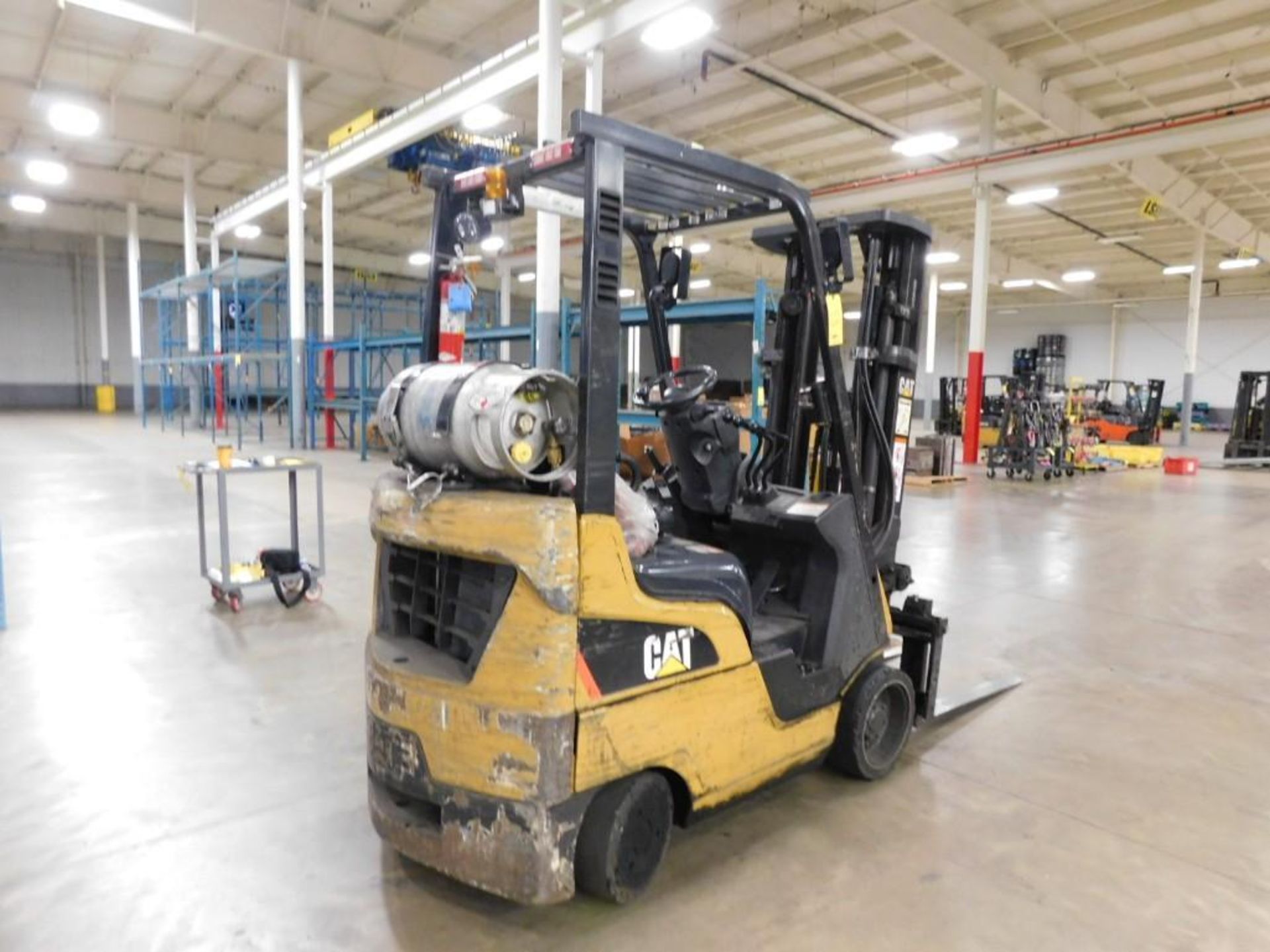 Caterpillar 2C3000 Fork Lift Truck, 6380 Lb. Max. Load Capacity, Overhead Guard, 3- Stage Mast, 187" - Image 3 of 9