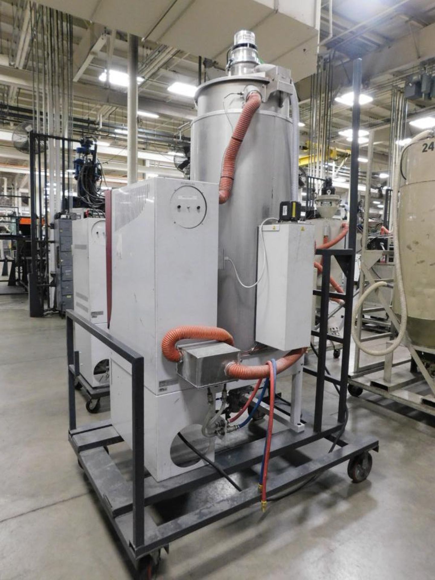 Wittmann Desiccant Material Dryer Unit, 565 Lb. Capacity Top Side Vacuum Loaded Gravity Bottom Disch - Image 6 of 8