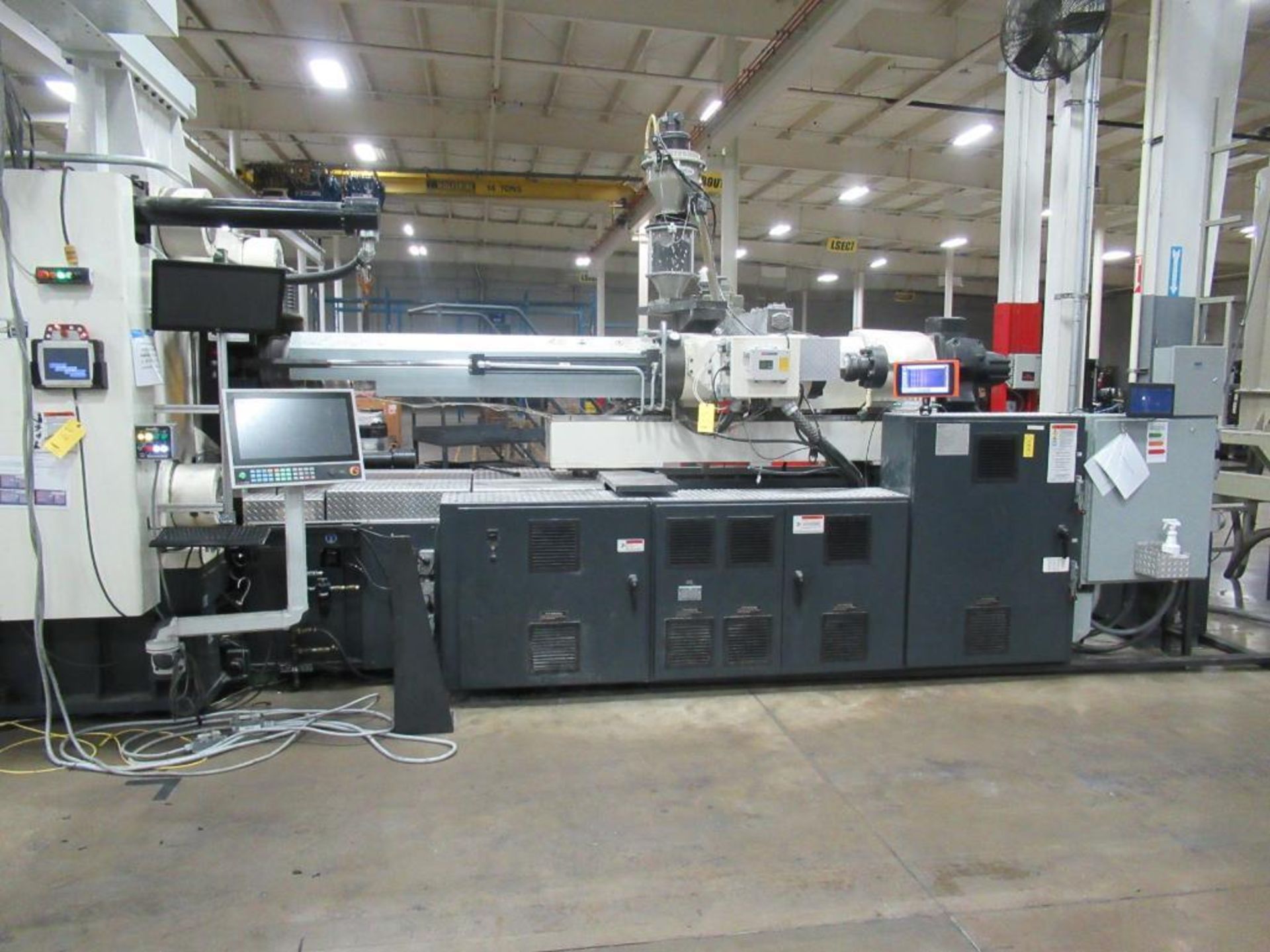 Cincinnati Milacron Maxima MPS950 Servo Hydraulic Plastic Injection Molding Machine 950-Ton, 116-oz - Image 18 of 23