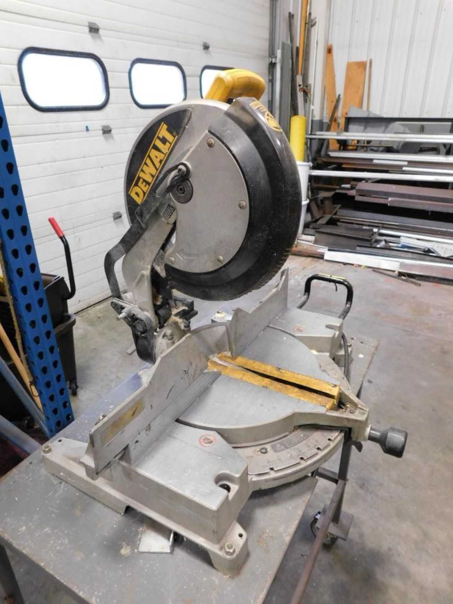 Dewalt 12" DW705 Compound Mitre Saw on Metal Rolling Cart