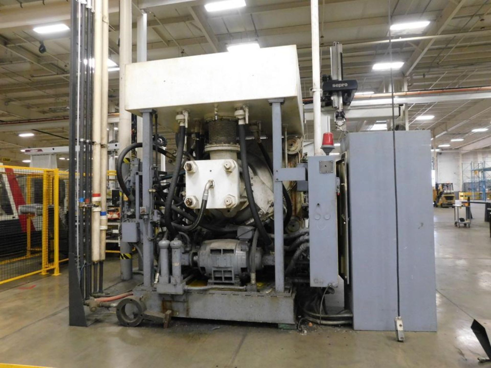 Cincinnati 1500WP 1500-Ton Horizontal Injection Molding Machine, Magnetic Plattern - Image 8 of 10