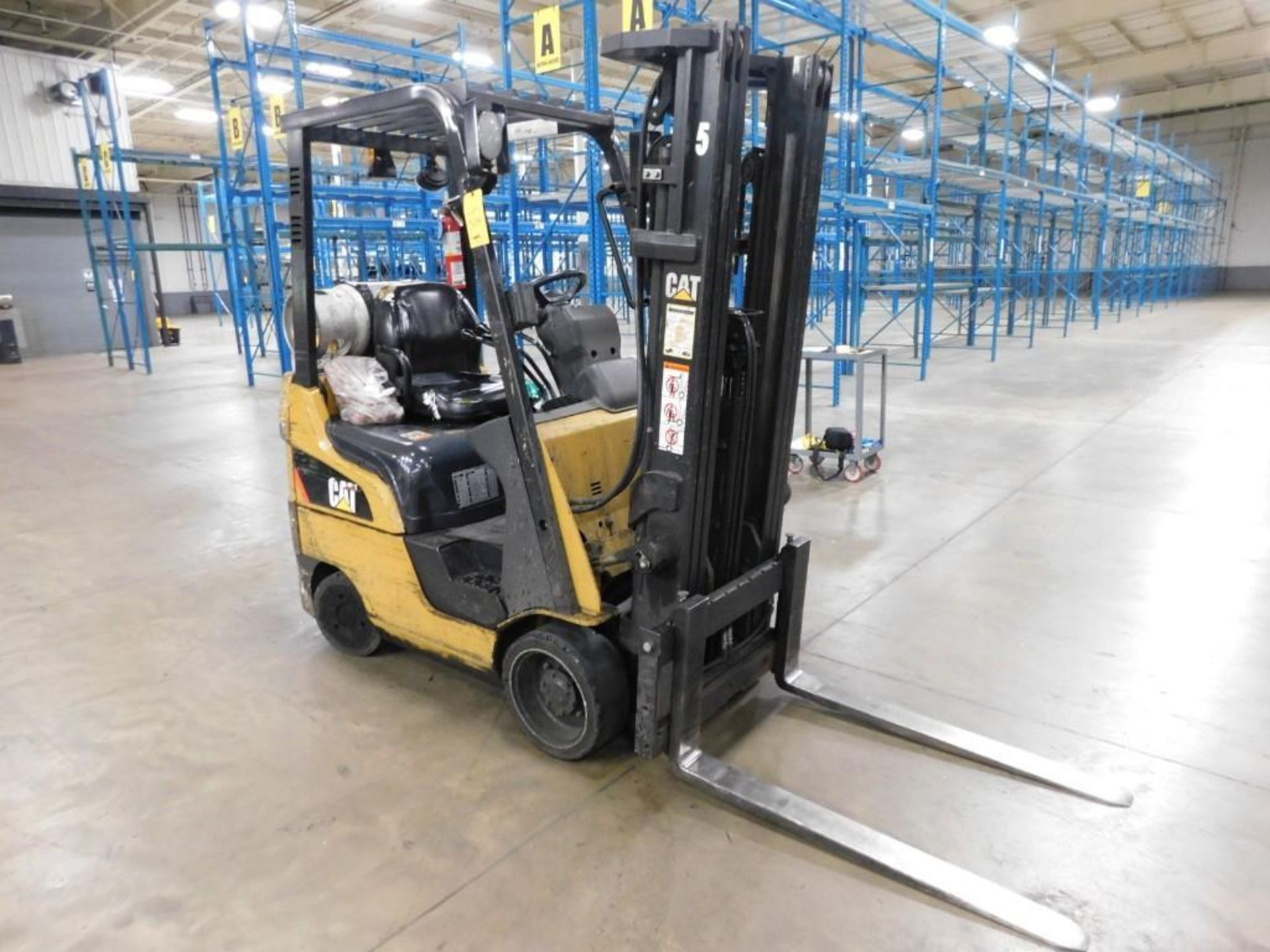 Caterpillar 2C3000 Fork Lift Truck, 6380 Lb. Max. Load Capacity, Overhead Guard, 3- Stage Mast, 187" - Image 2 of 9