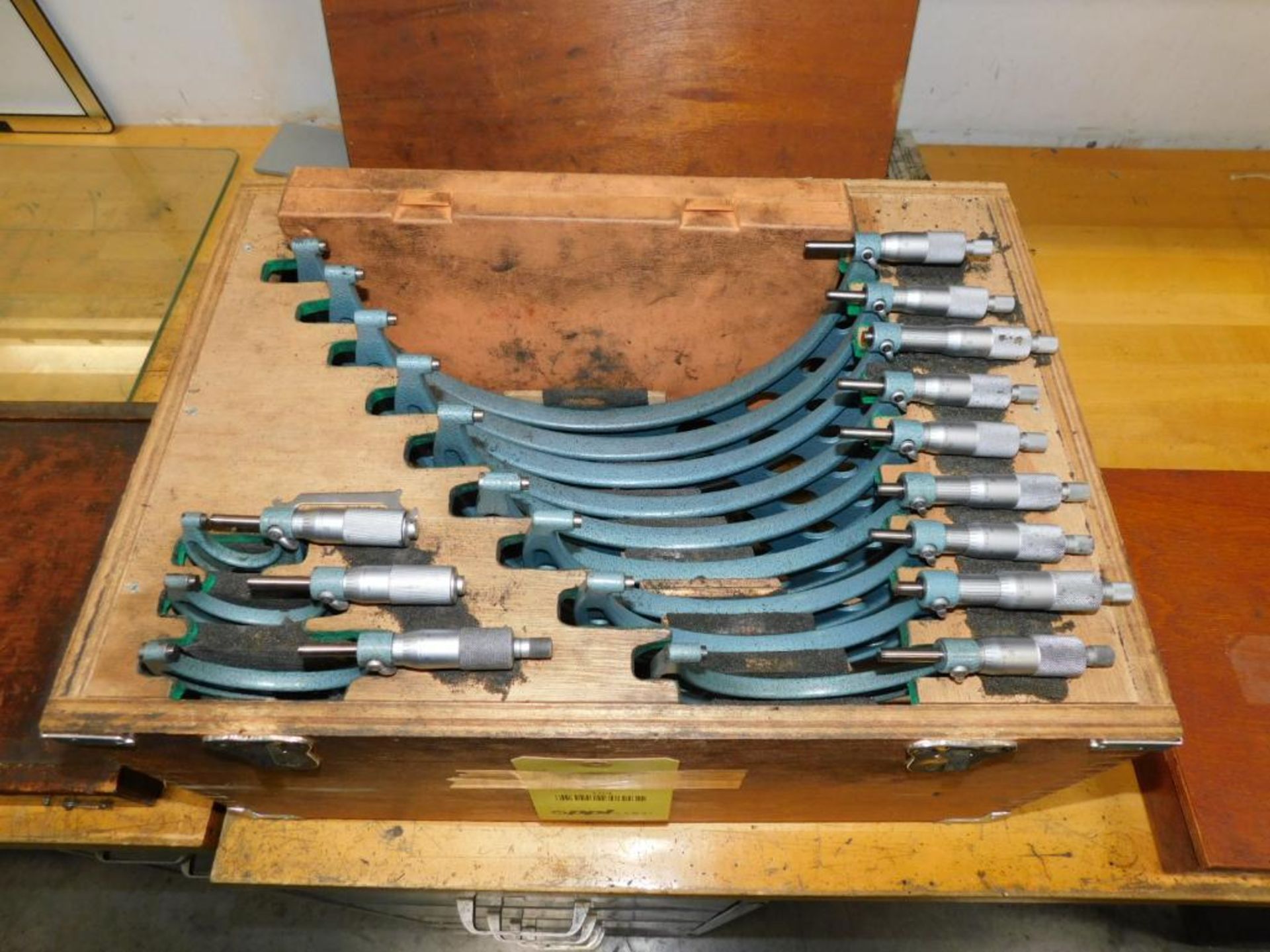 LOT: Mitutoyo Outside Micrometer Set (LOCATION: IN MACHINE SHOP, 2ND FLOOR) - Image 2 of 2