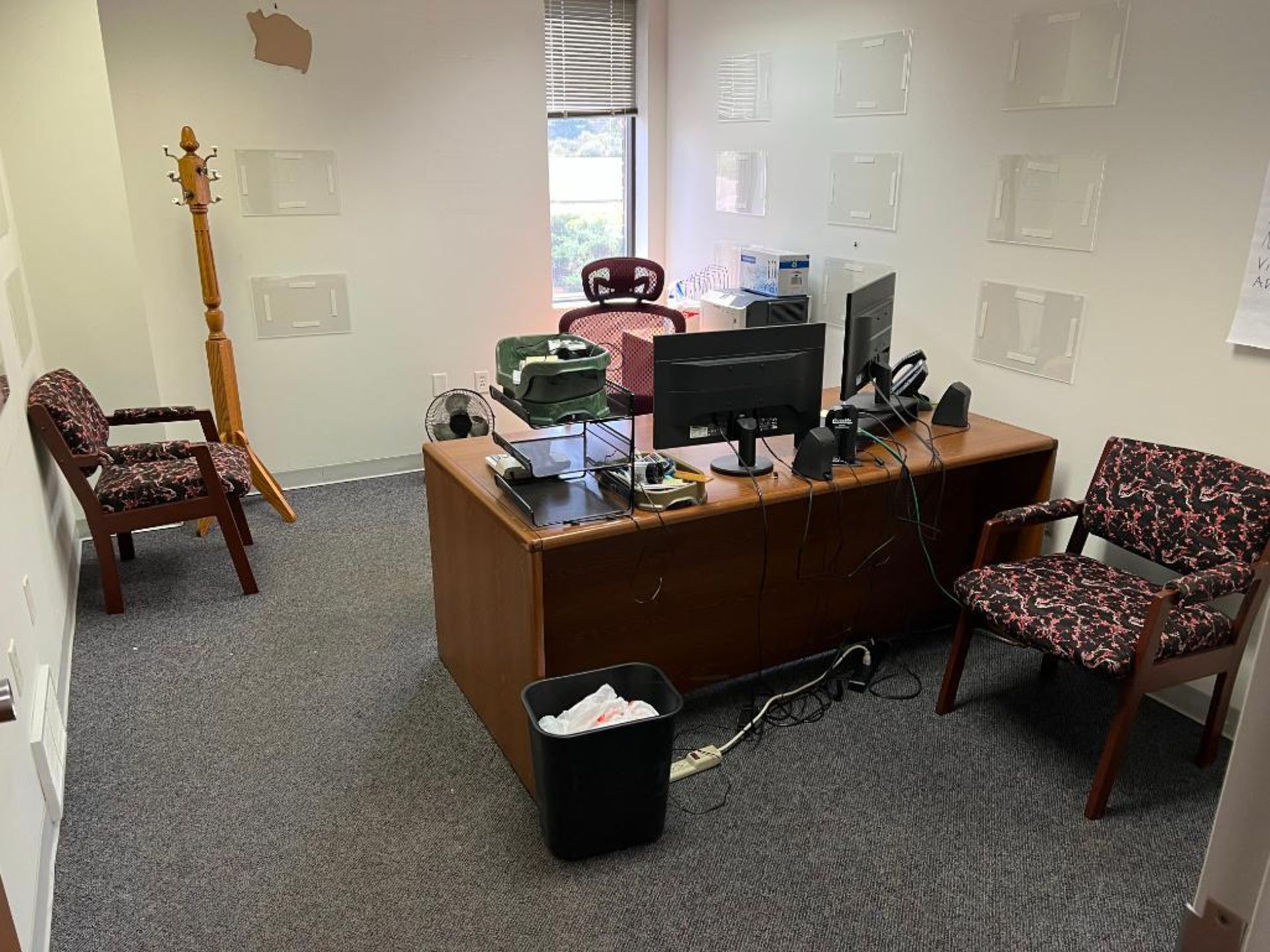 LOT: Contents of (5) Offices: Assorted Desks, Chairs, Cabinets, etc. - Image 4 of 6