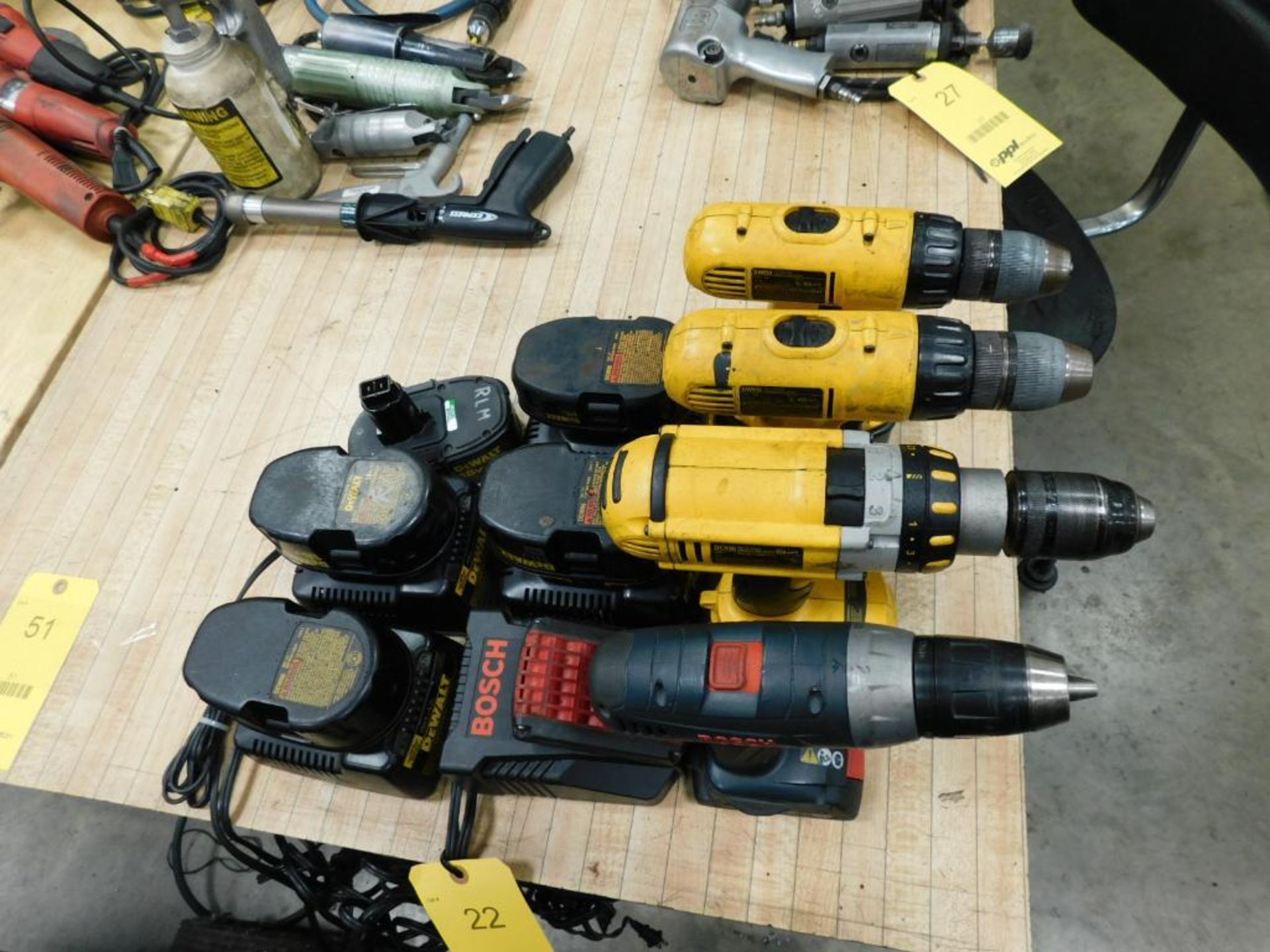 LOT: Bosch 18v Drill w/Battery & Charger, (2) DeWalt 18v Drills w/(5) Batteries, (4) Chargers, DeWal - Image 2 of 4