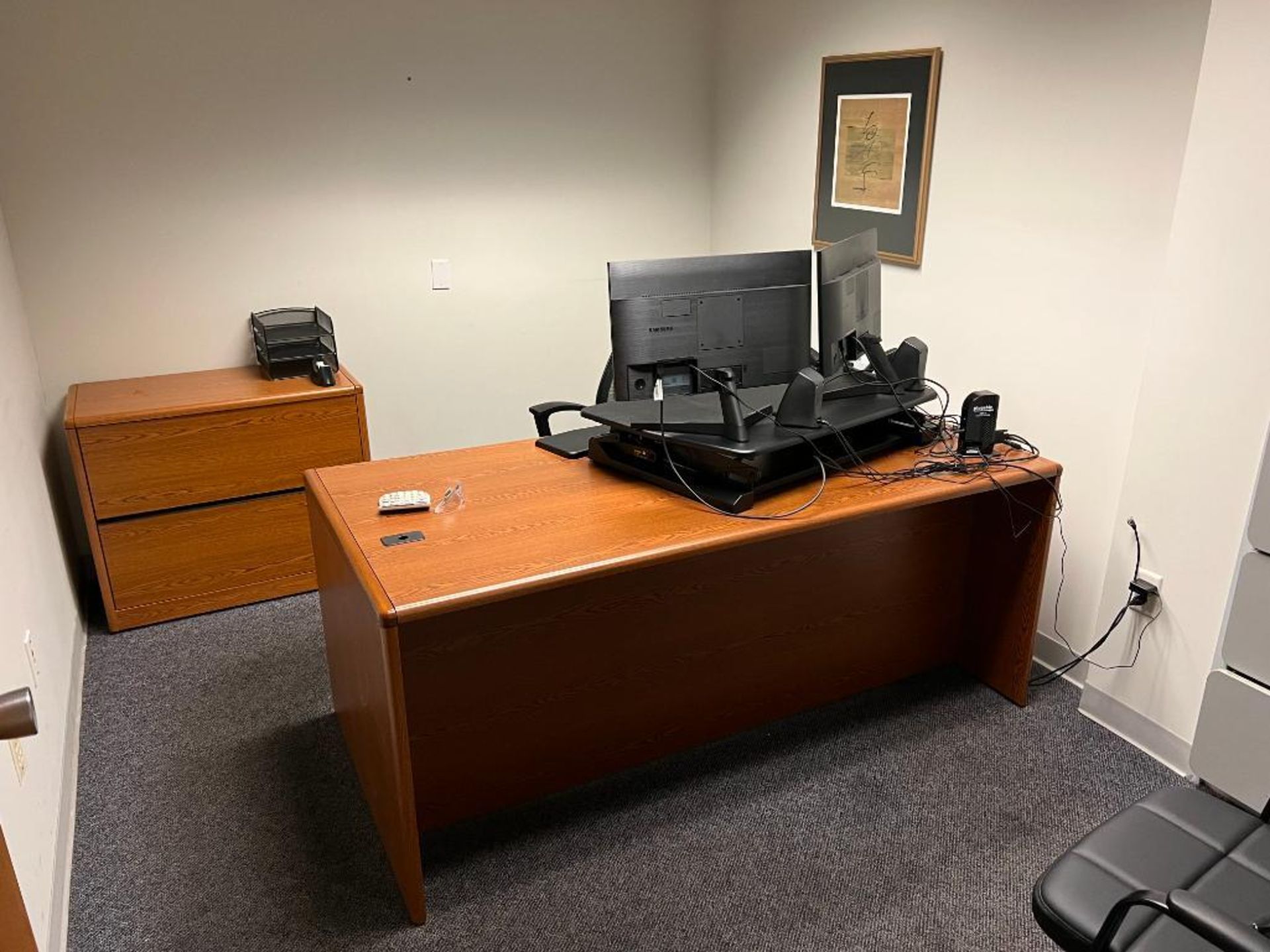 LOT: Contents of (5) Offices: Assorted Desks, Chairs, Cabinets, etc. - Image 5 of 6