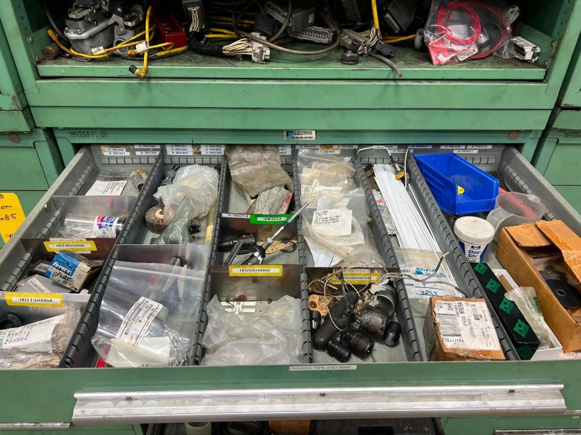 LOT: Nu-Era Modular Drawer Systems 8-Drawer Tool Cabinet w/Contents of Nozzle Tips, Water Plugs, Plu - Image 3 of 10