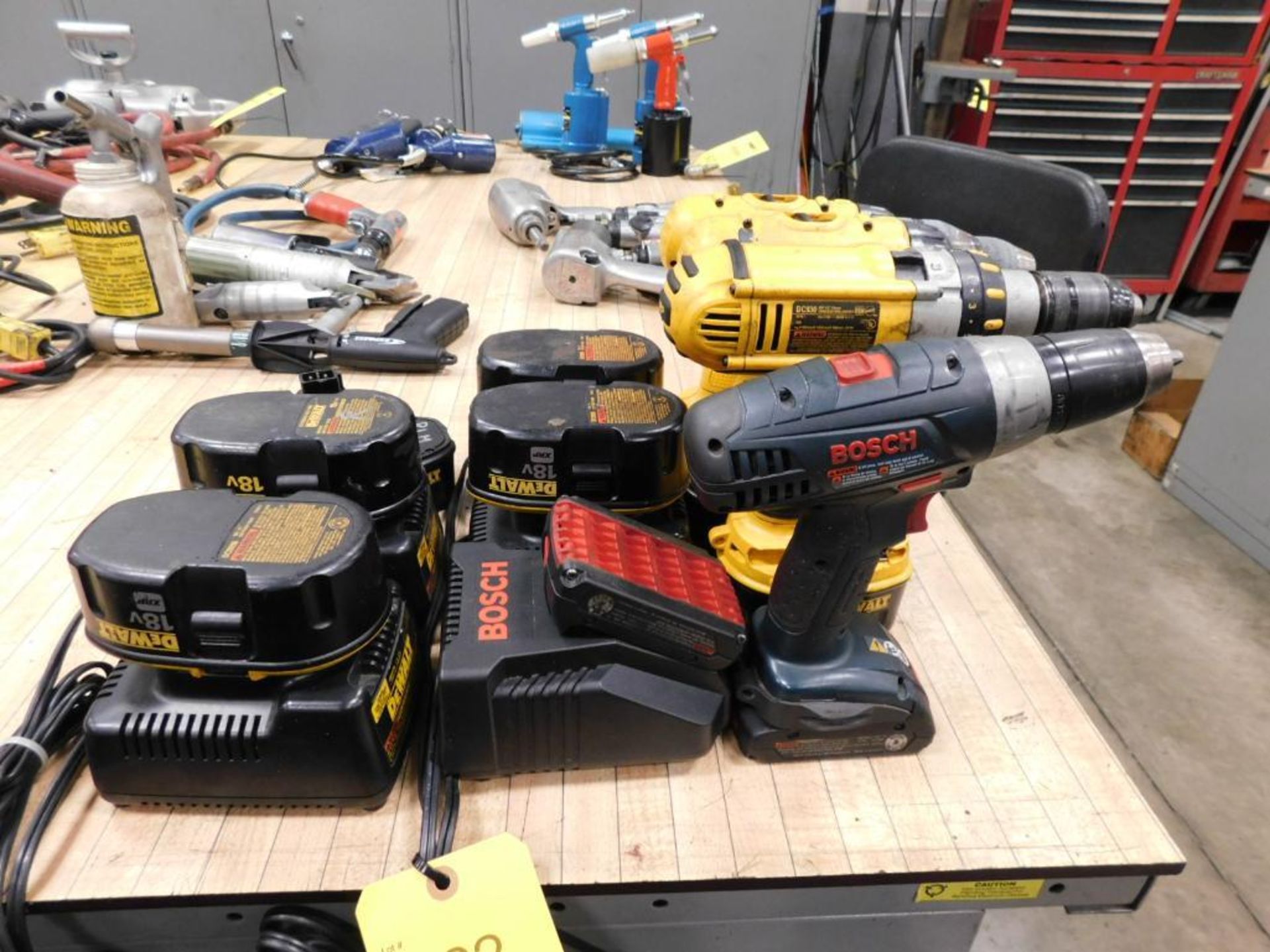 LOT: Bosch 18v Drill w/Battery & Charger, (2) DeWalt 18v Drills w/(5) Batteries, (4) Chargers, DeWal - Image 3 of 4