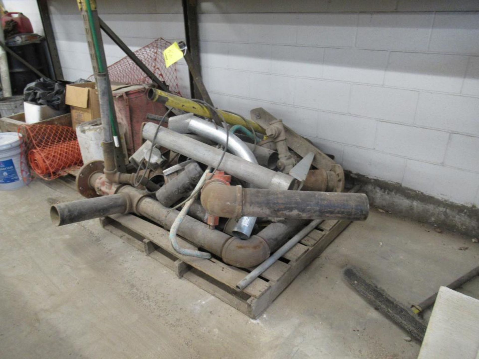 LOT: (2) Wire Baskets w/Wire, (1)w/Metal on Pallet, Rolling Carts - Image 4 of 4