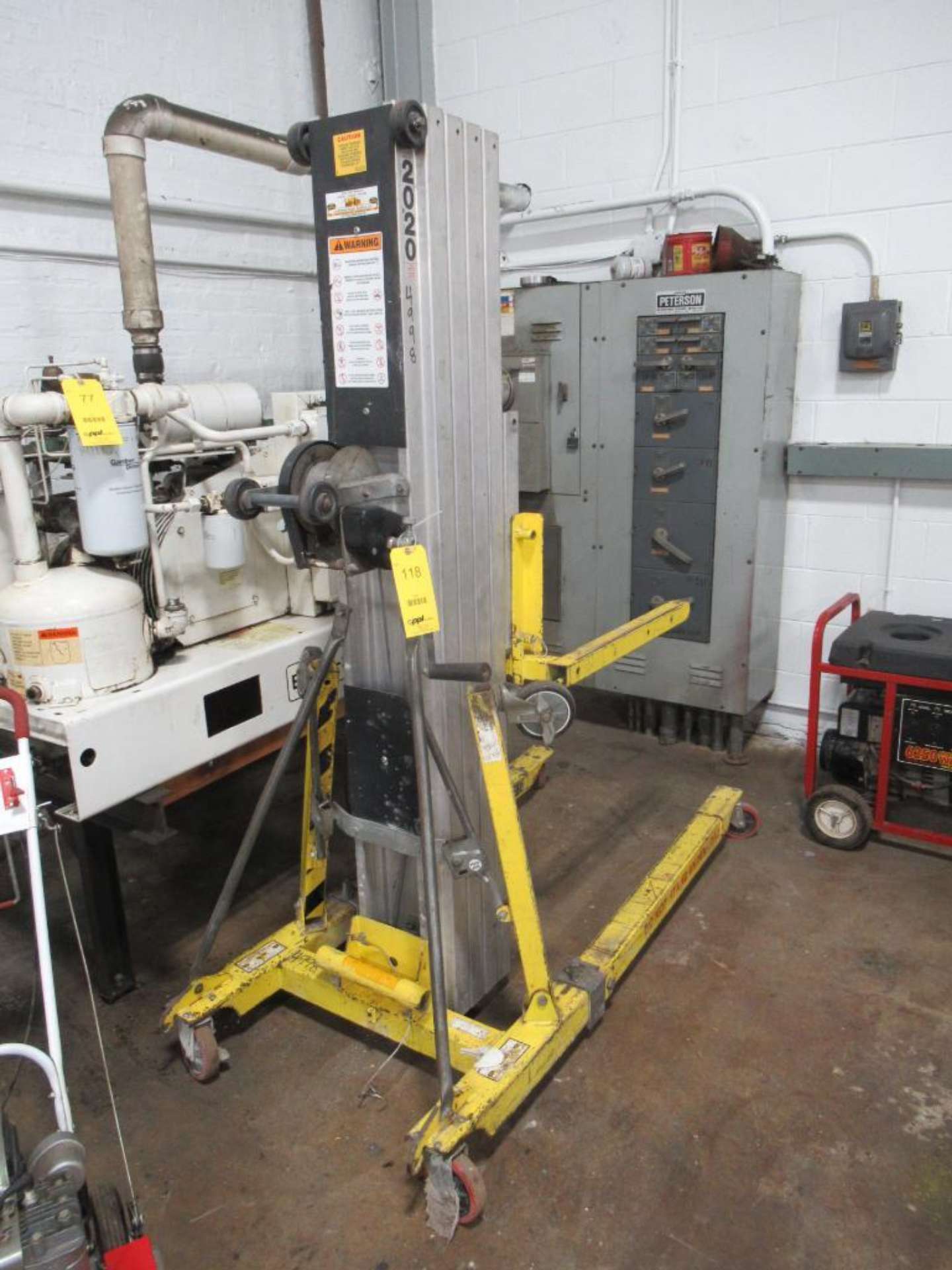 Sumner Model R150 Sumner Model 2020 Portable Material Lift, 800 lb. Capacity, 20 ft. Reach