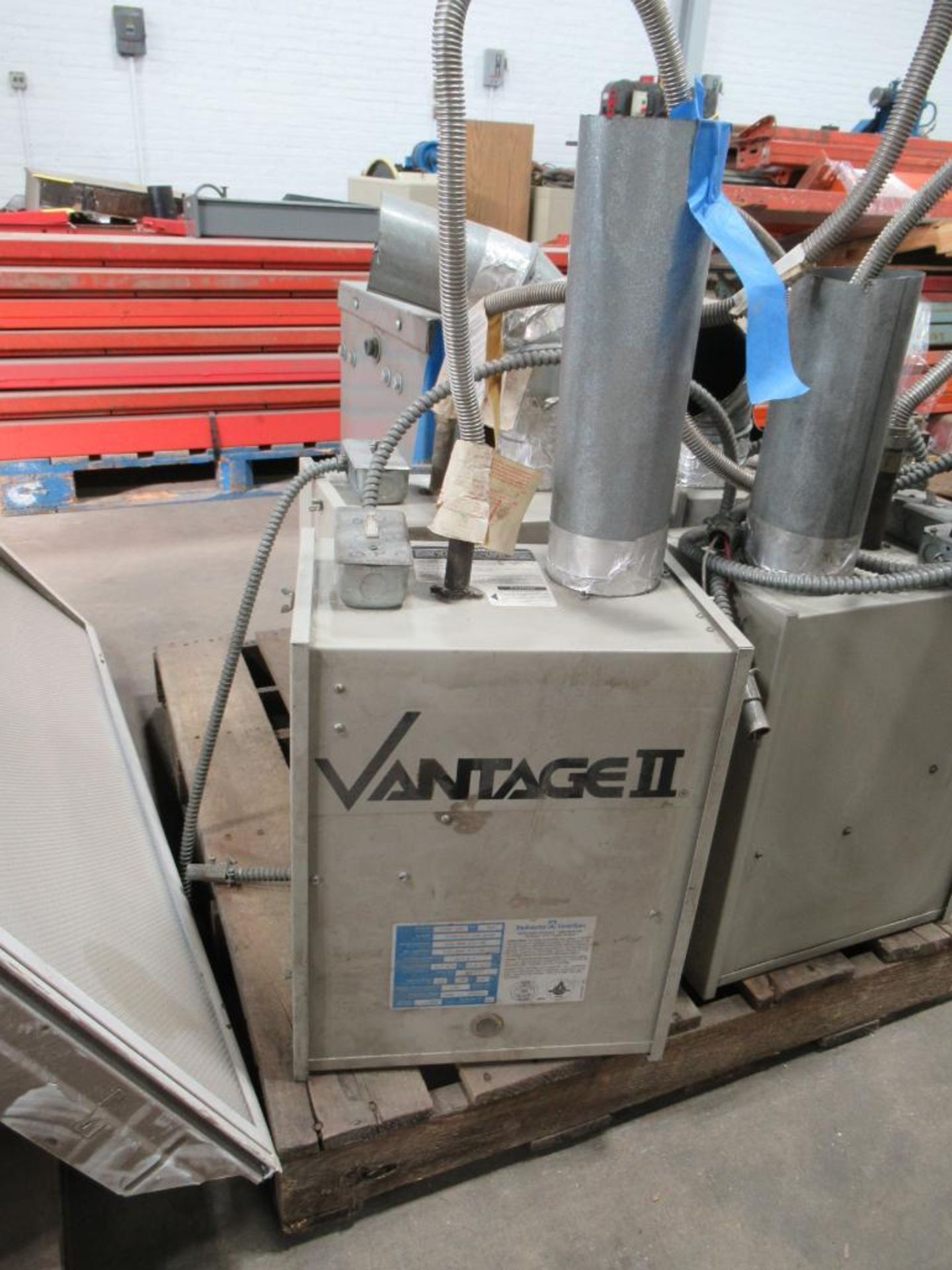 LOT: (1) Transformer, (4) Vantage II CTH2-125 125,00 BTU Natural Gas Heater - Image 3 of 4