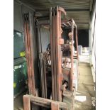 Mitsubishi Fork Lift w/(5) Forks