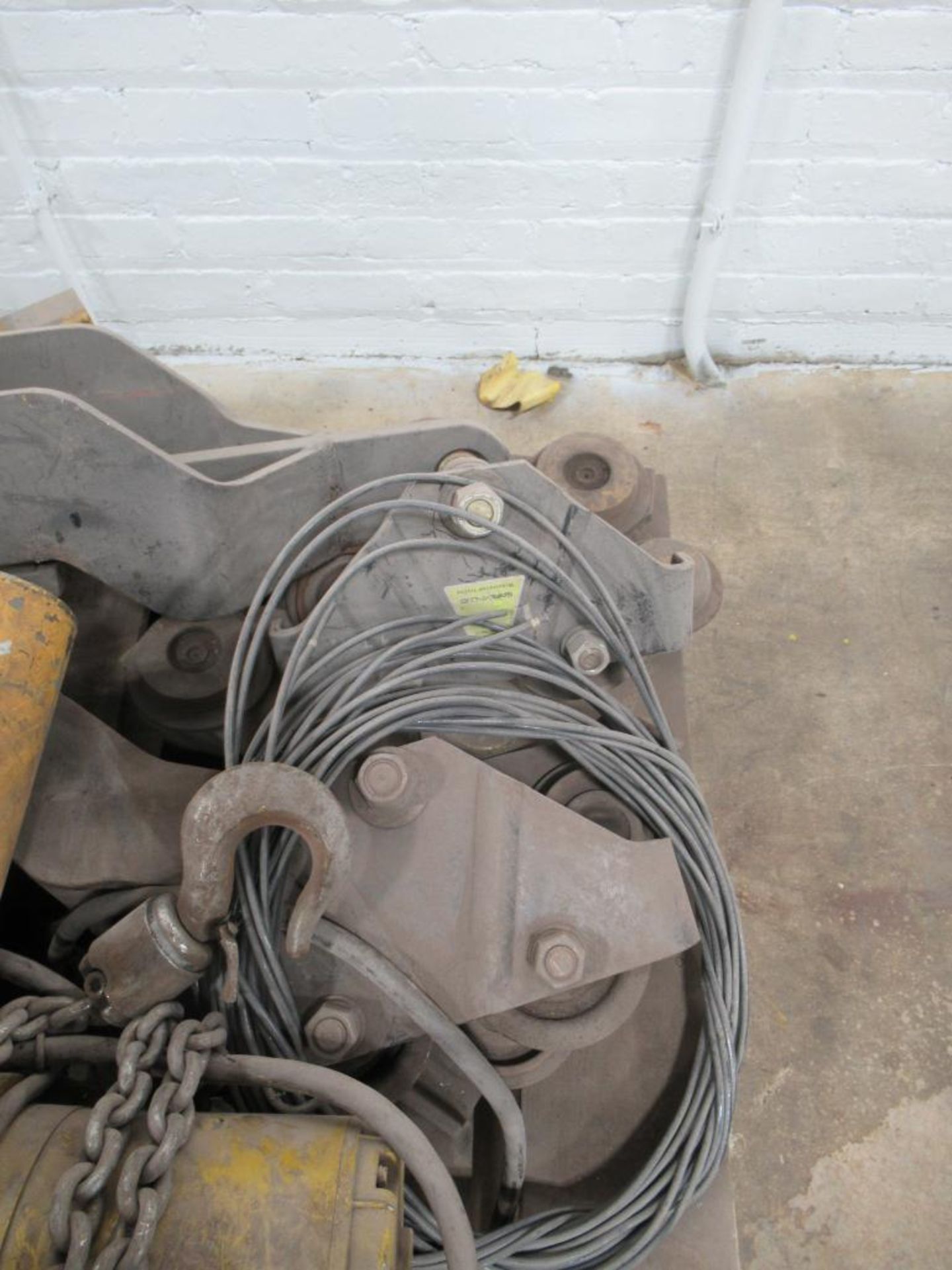 Yale Chain Hoist 2000 lb. Cap. w/Trolly Cartridge - Image 5 of 7