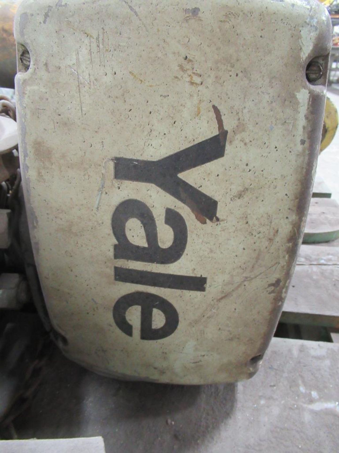 Yale Chain Hoist 2000 lb. Cap. w/Trolly Cartridge - Image 7 of 7