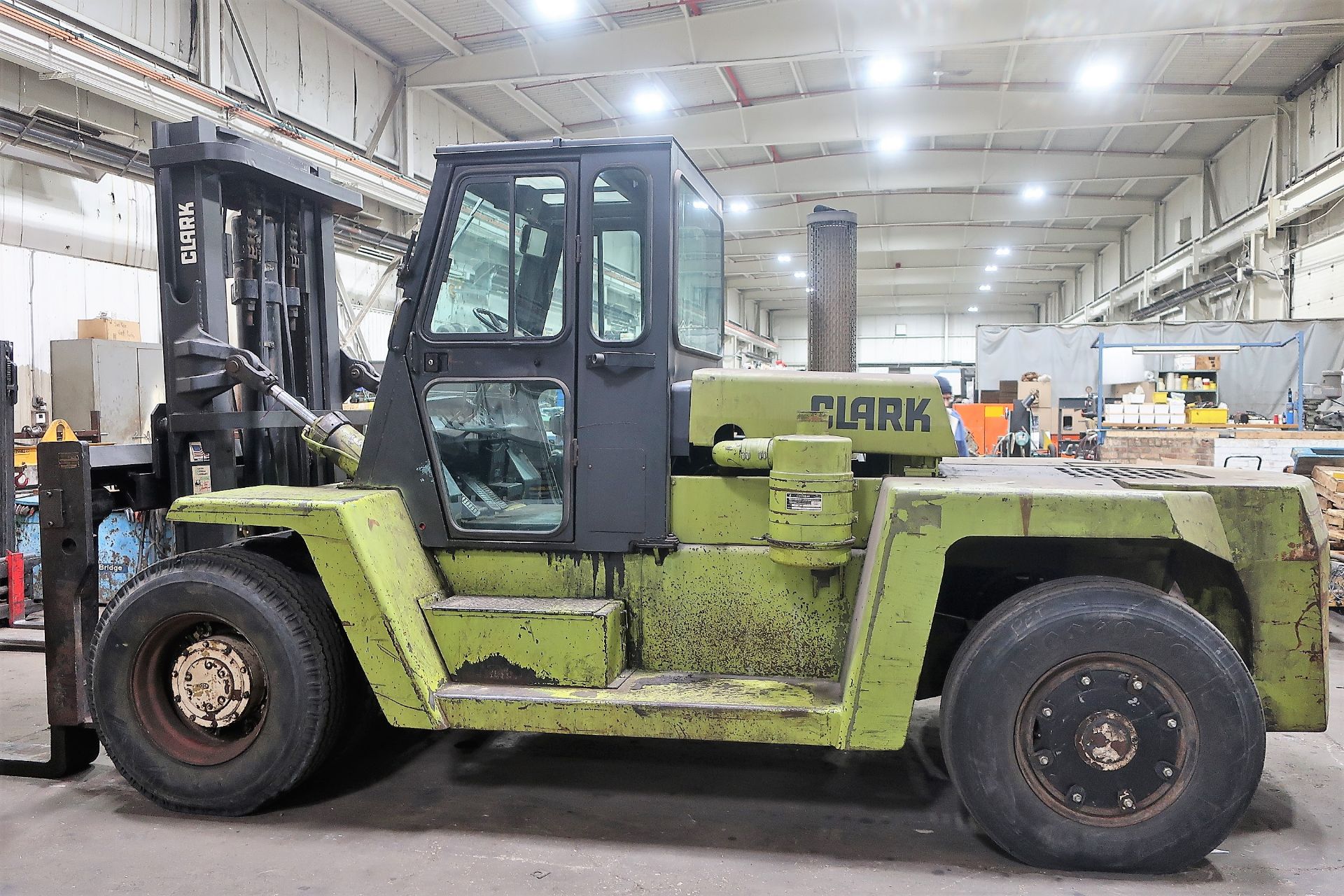 30,000 LBS CLARK MODEL C500 Y 300 D DIESEL FORKLIFT