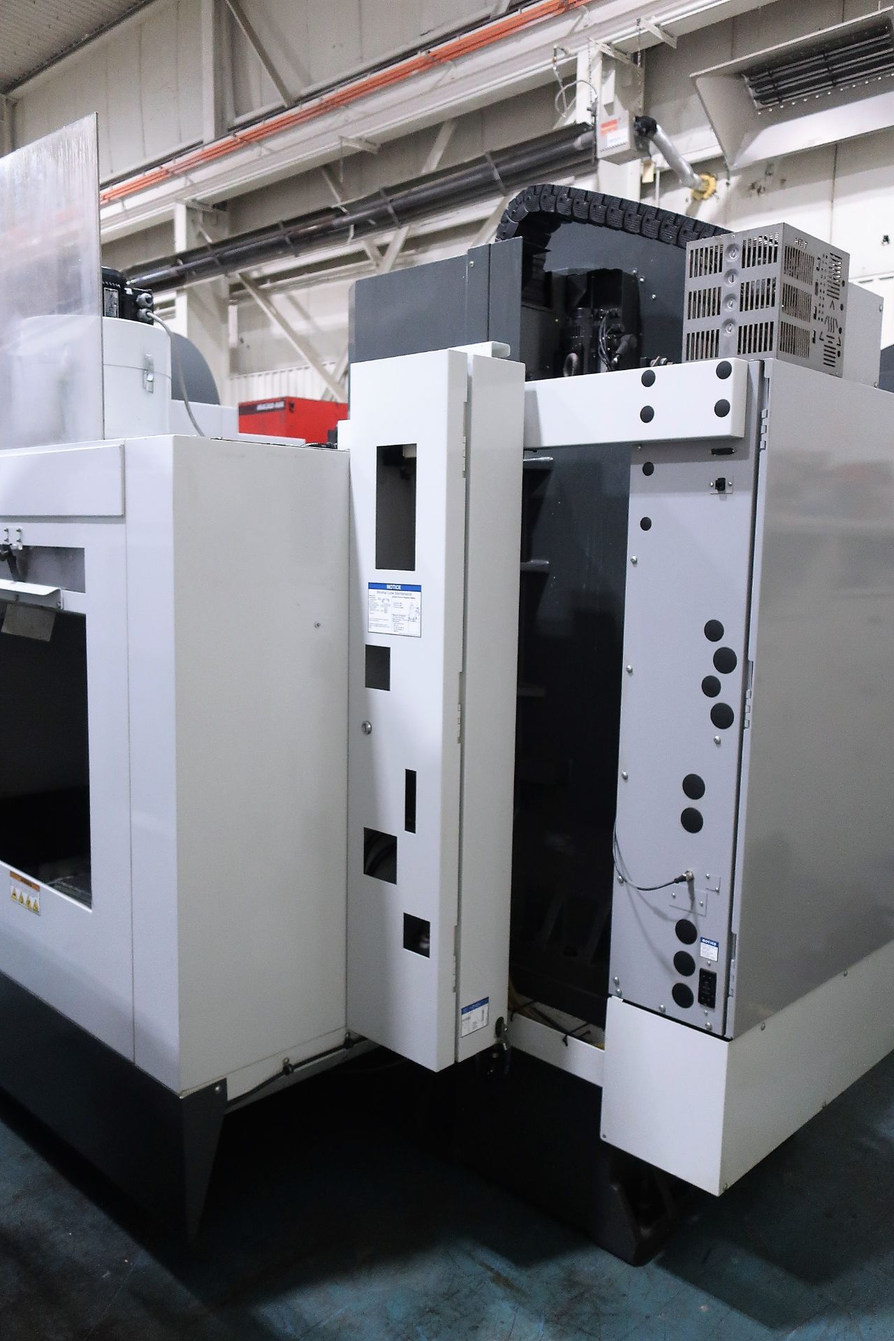 HAAS VF2-YT CNC 3-AXIS VERTICAL MACHINING CENTER, 15K RPM SPINDLE, S/N 1082158, NEW 2010 - Image 6 of 9