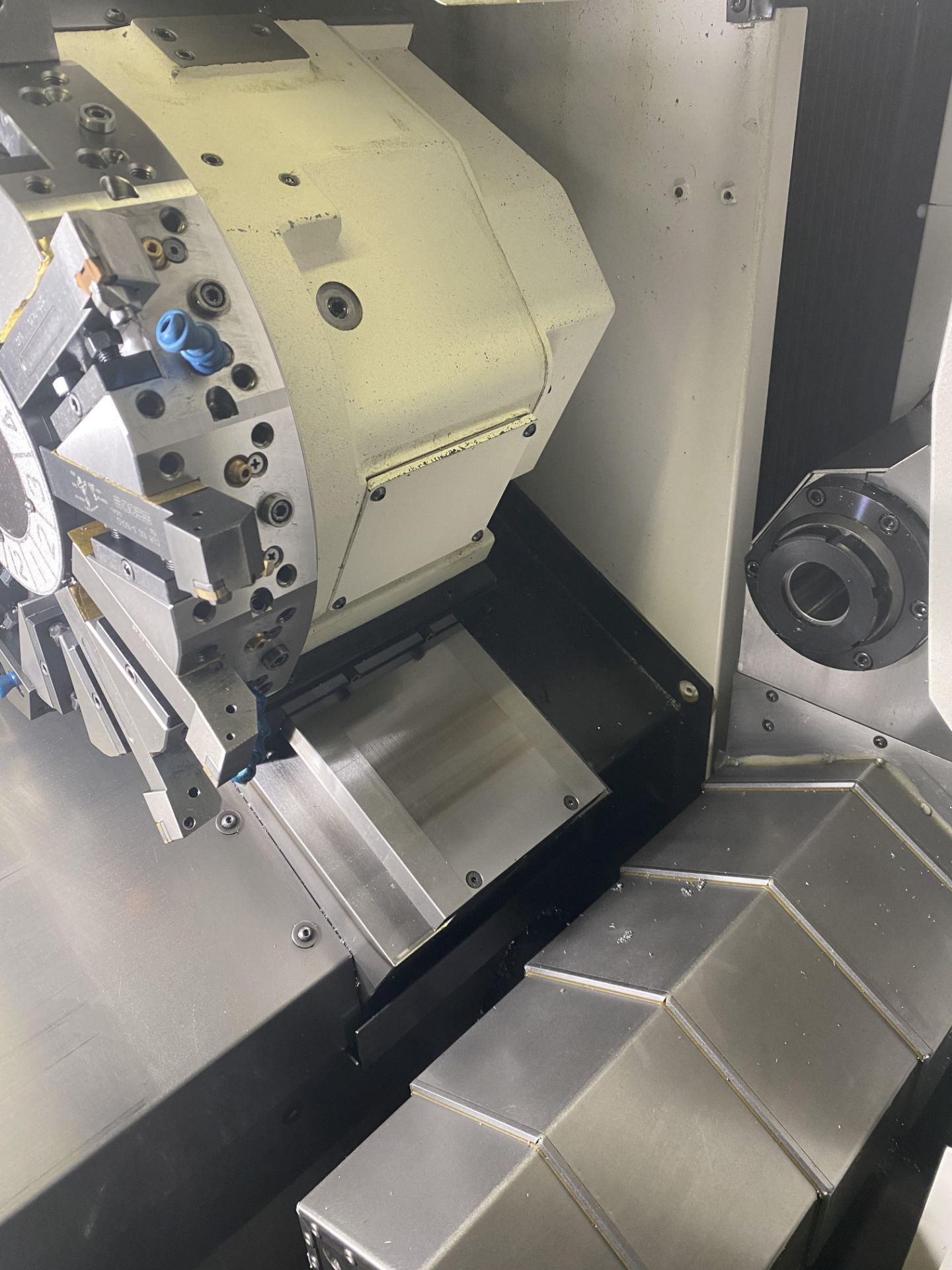 Okuma L2000E CNC Lathe New 2019 - Image 3 of 9