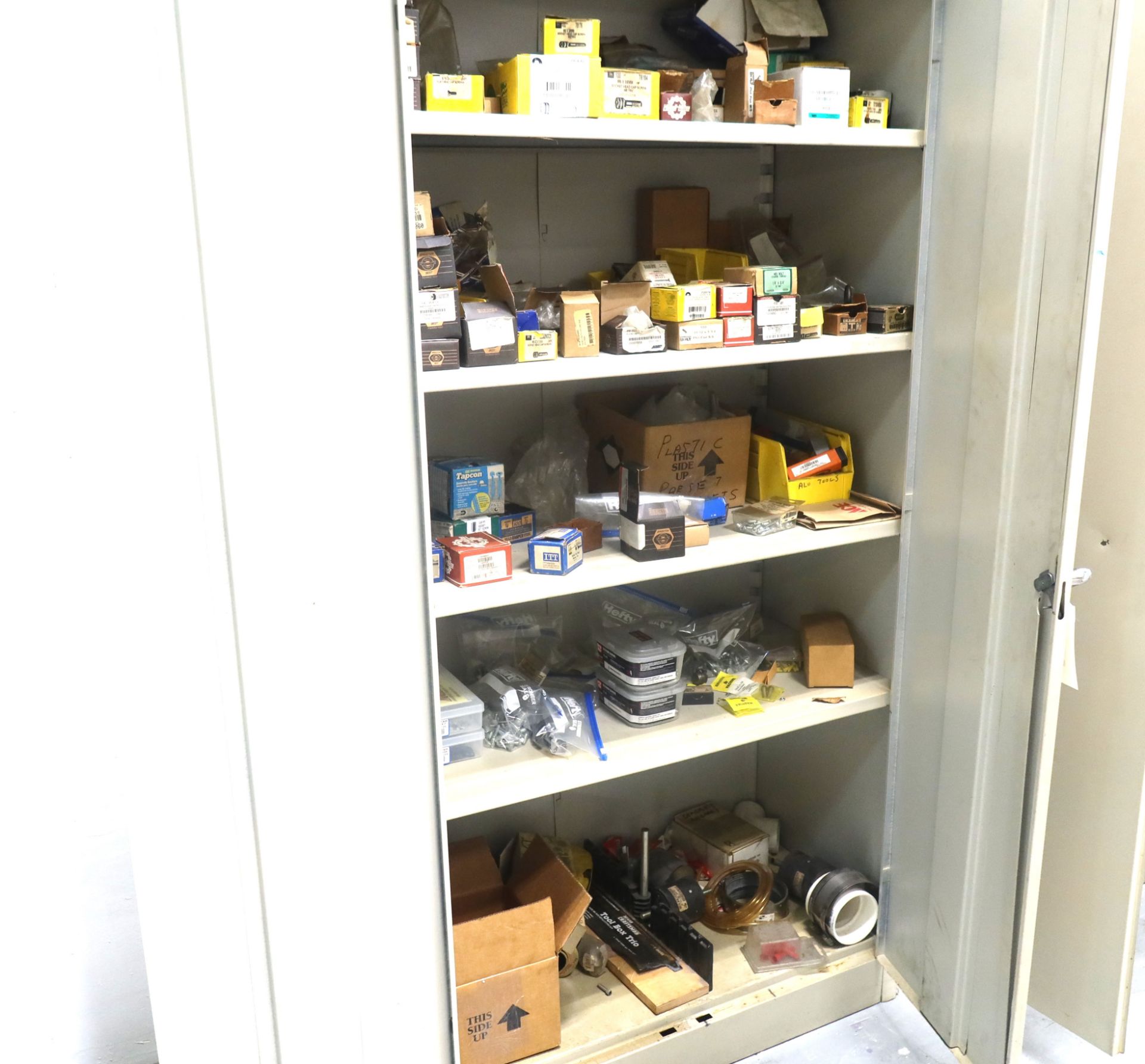 Cabinet with Contents - Image 2 of 2