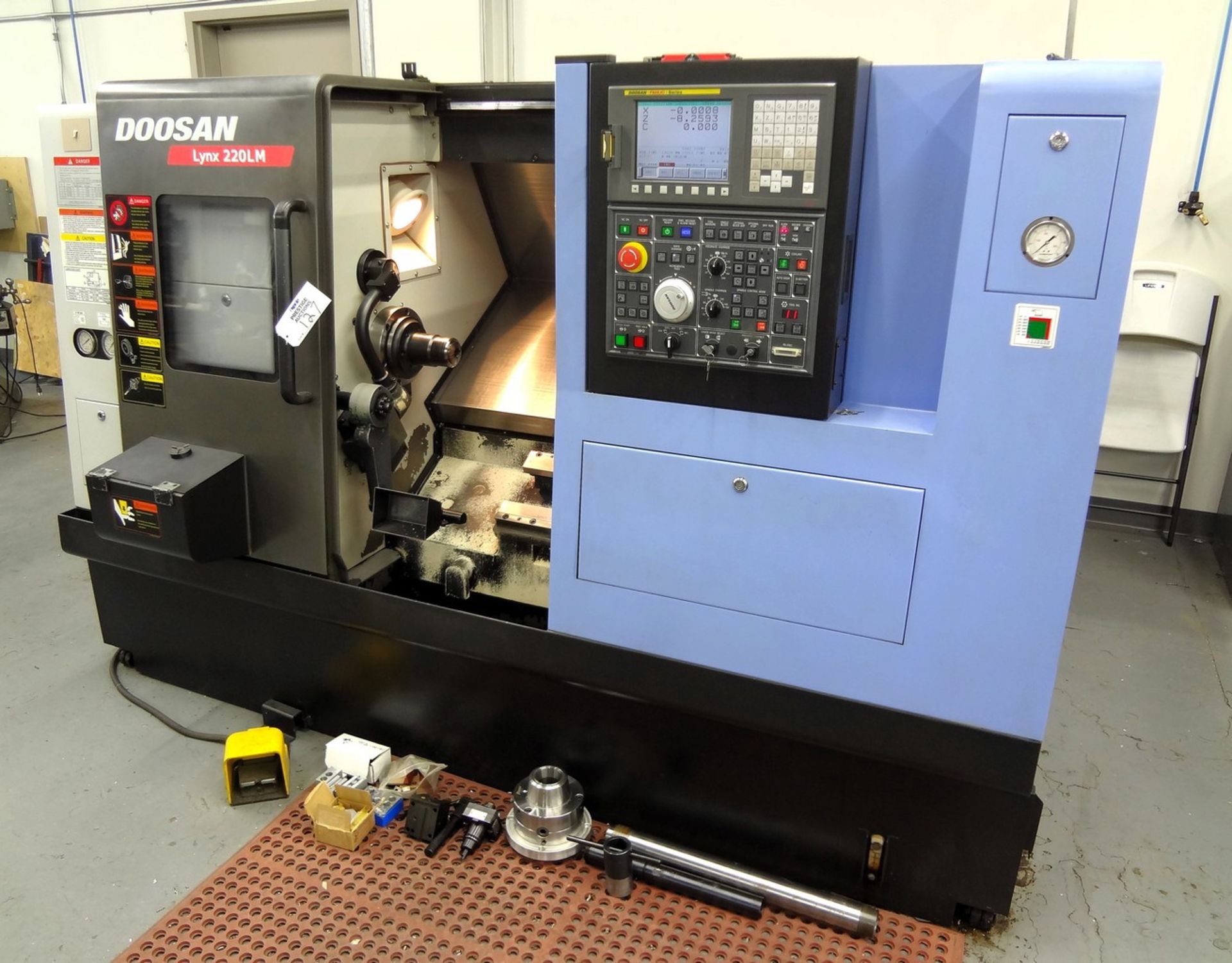 2008 Doosan Lynx 220LMA CNC Turning Center with Live Milling