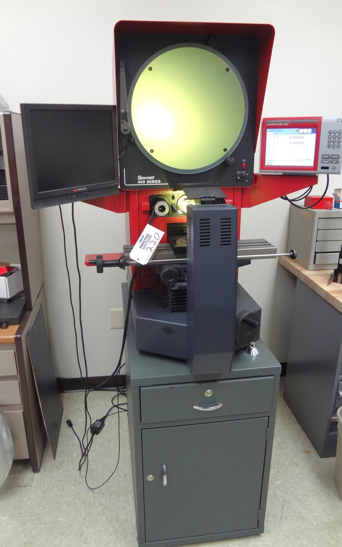 Starrett 400 Series 16" Optical Comparator with 5" x 21" Table