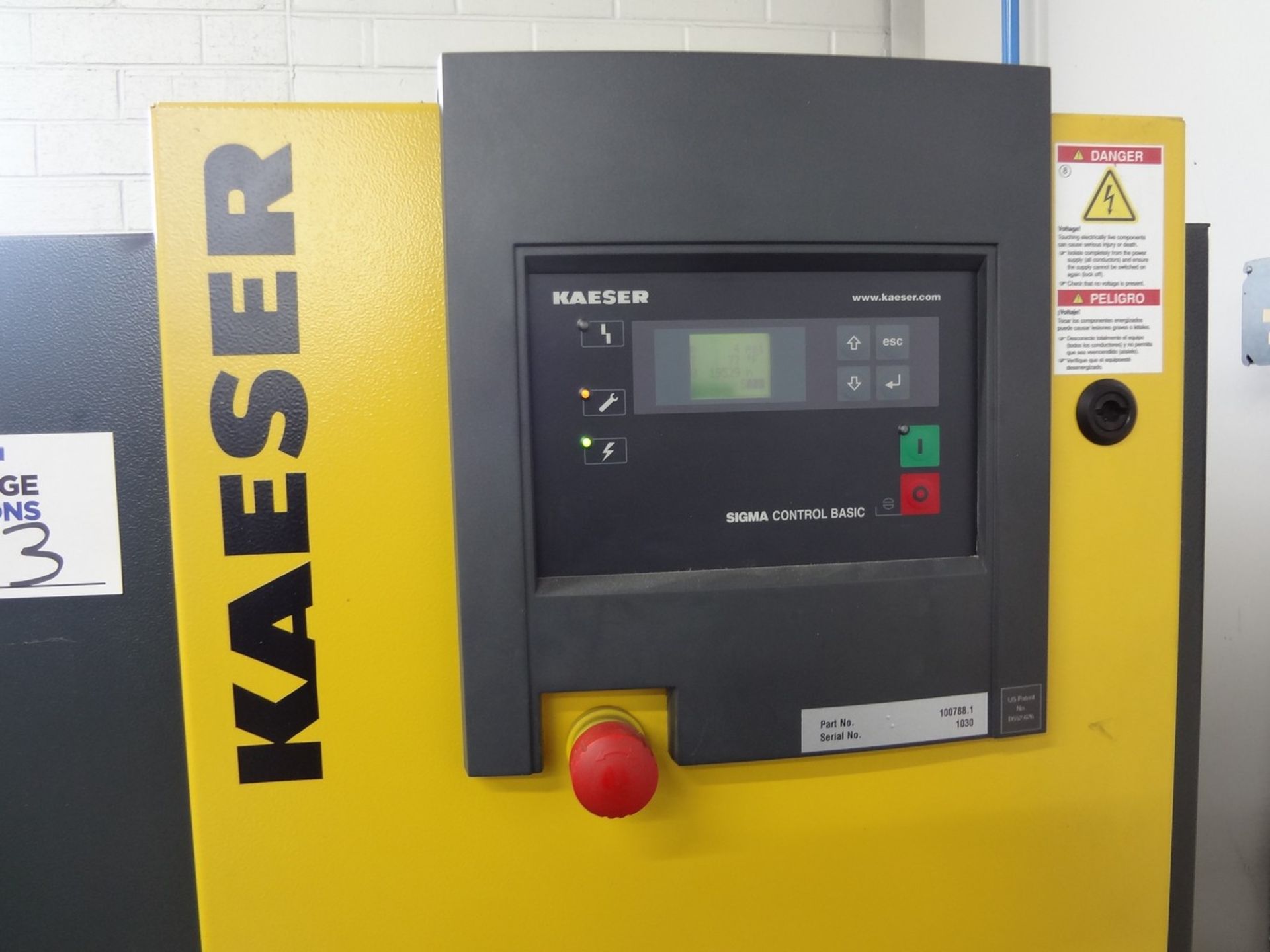 Kaeser Aircenter SM 7.5 Rotary Screw Tank Mounted Air Compressor - Image 2 of 5