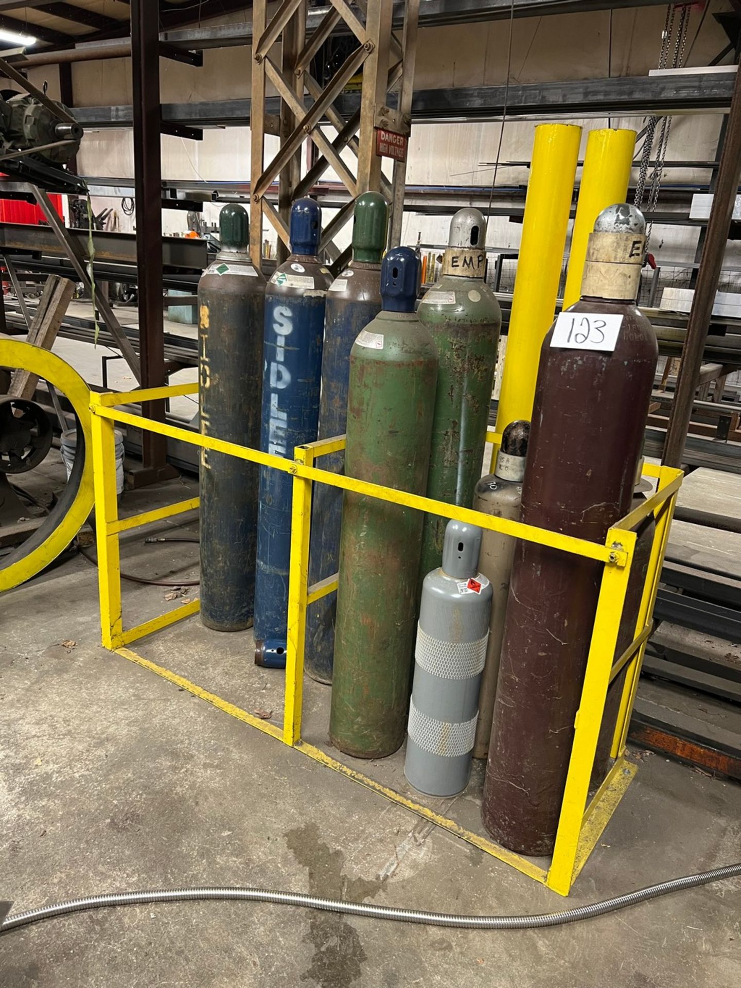 (1) 12-Cylinder Storage Unit