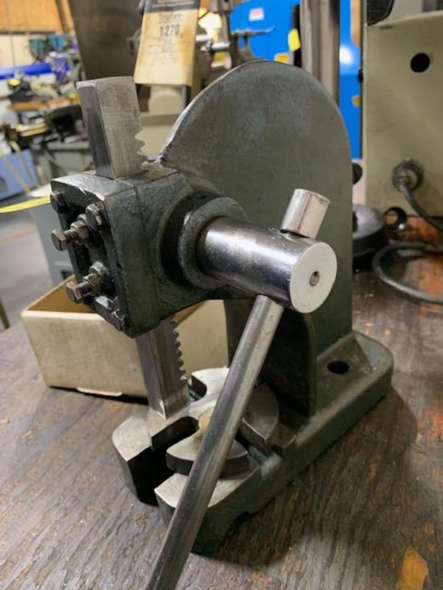 MANHATTAN 951110 ARBOR PRESS WITH TOOLING - Image 5 of 5