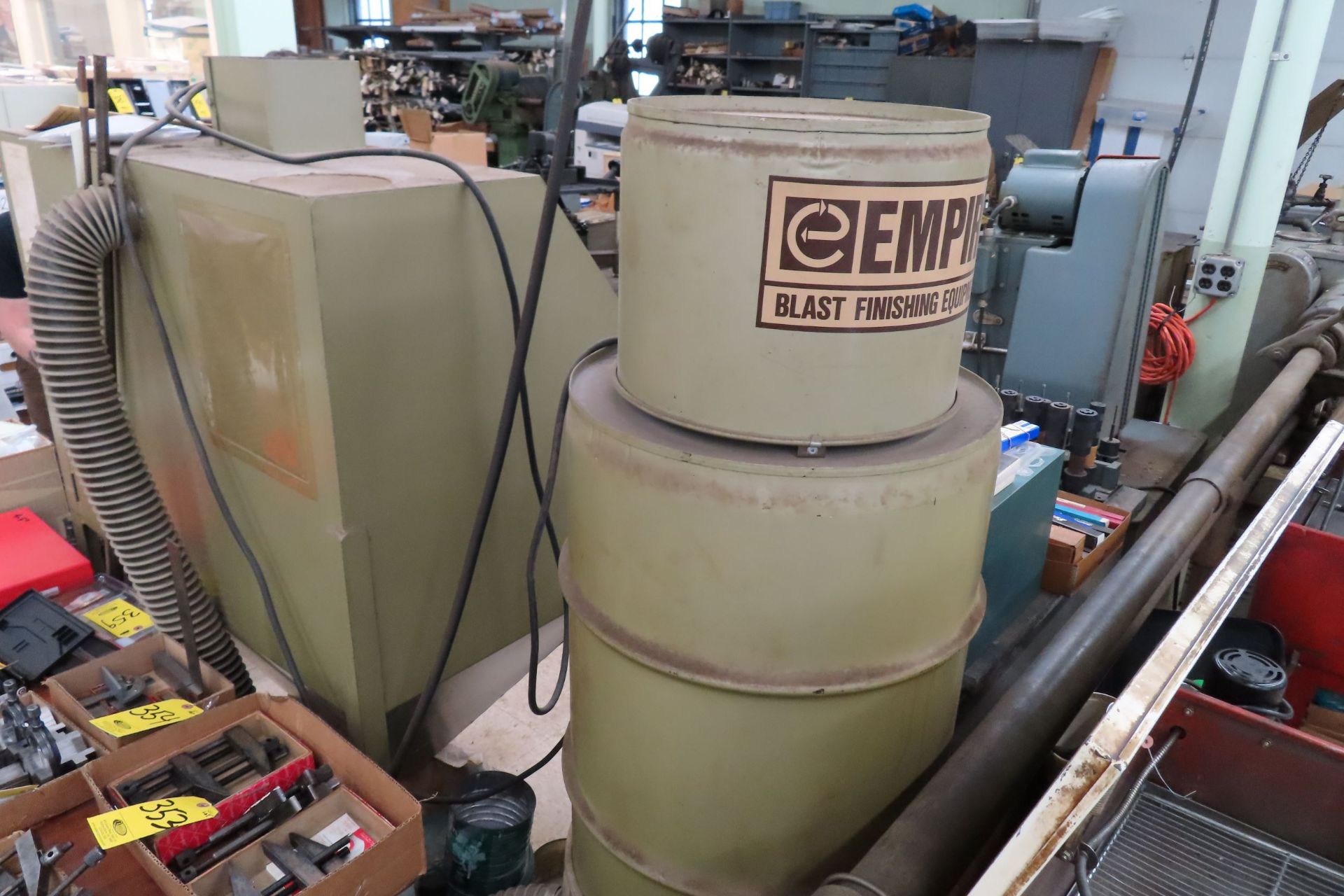 EMPIRE EF-2436 SAND BLAST CABINET WITH DUST COLLECTOR - Image 4 of 4