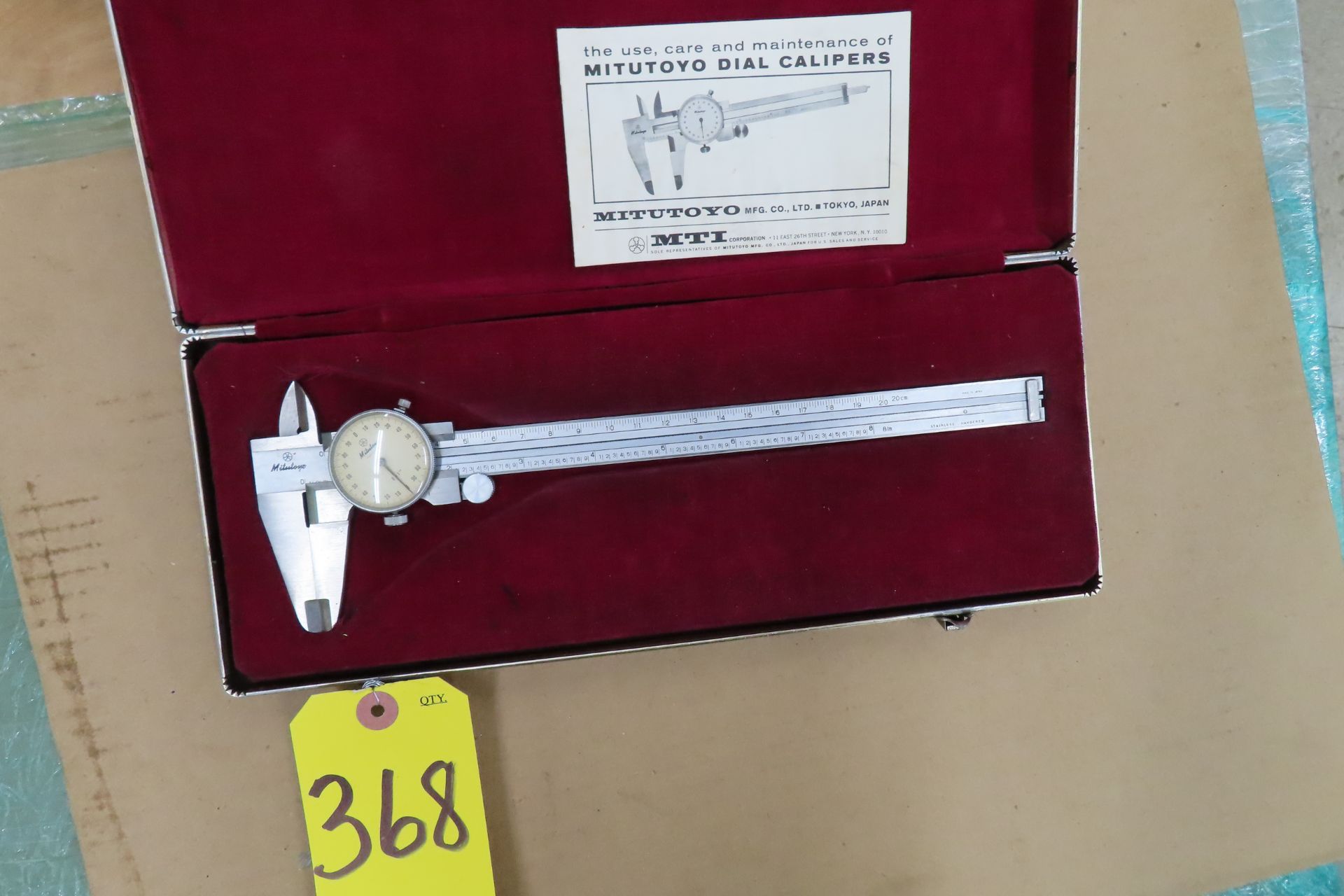 MITUTOYO 505-256 8 IN. DIAL VERNIER CALIPER