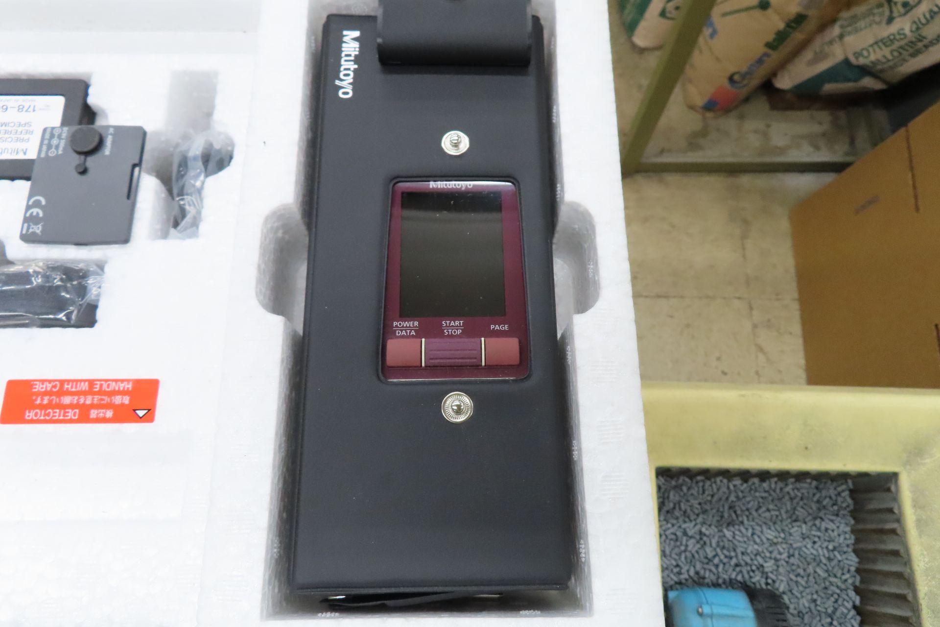 MITUTOYO HARDLY-USED 174-561--02A SJ-210 SURFACE ROUGHNESS TESTER - Image 2 of 6