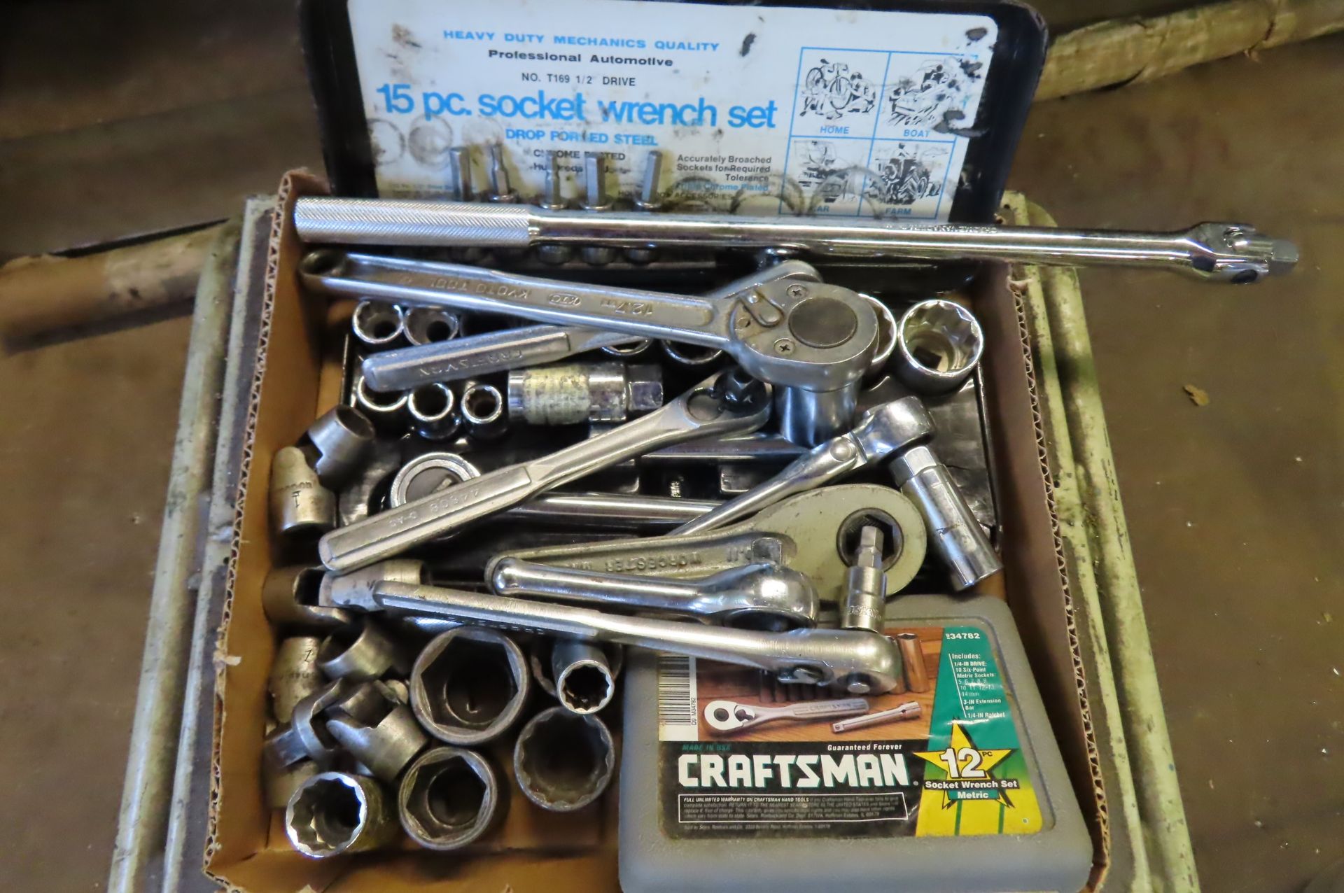 ASSORTED METRIC AND MISCELLANEOUS SOCKETS TO 1-1/4 IN. WITH RATCHETS AND HEX BITS - Image 2 of 2