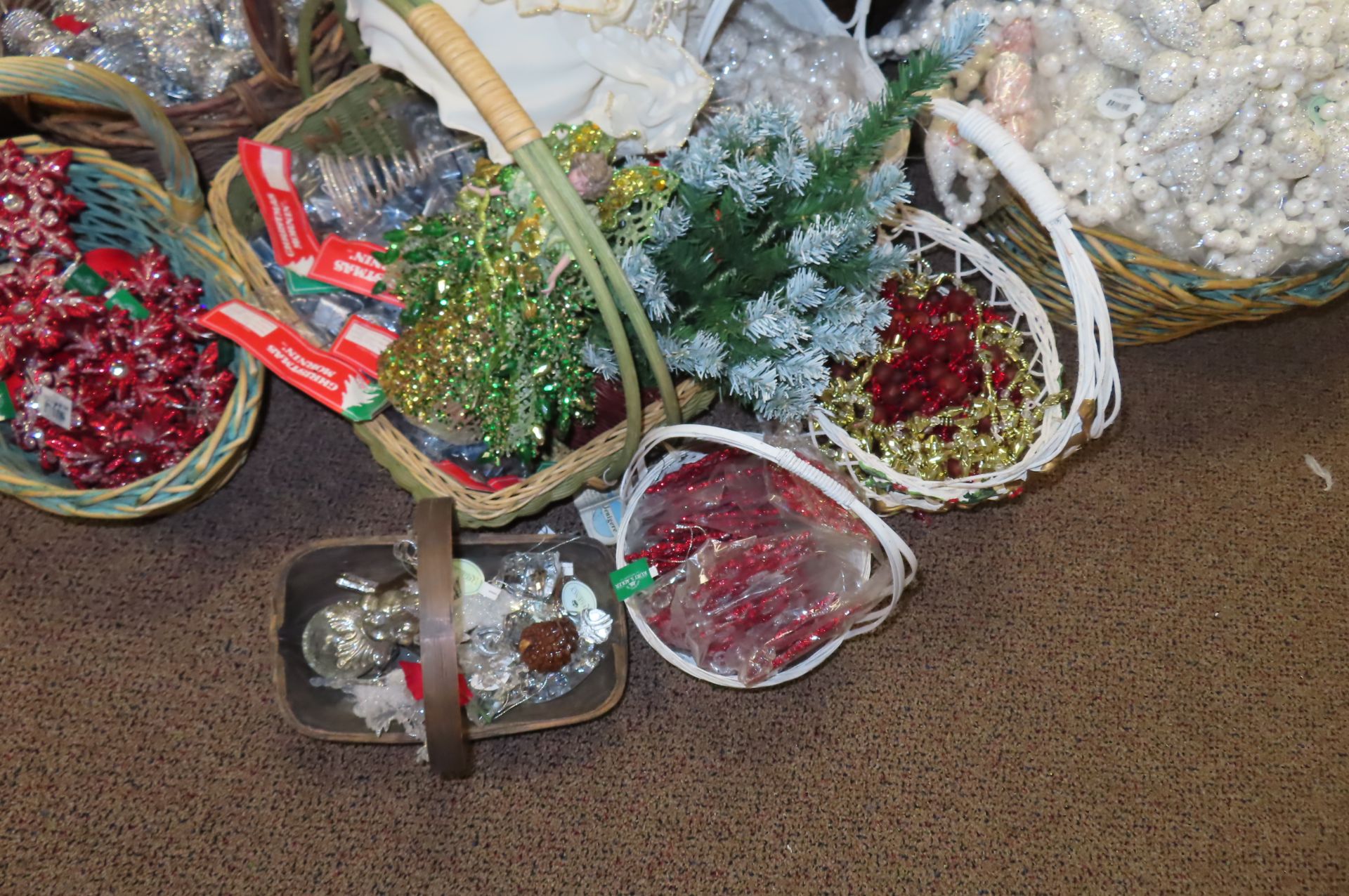 (1) XMAS ANGEL, ASST. FLOWERS AND ORNAMENTS AND (13) WICKER BASKETS - Image 2 of 9