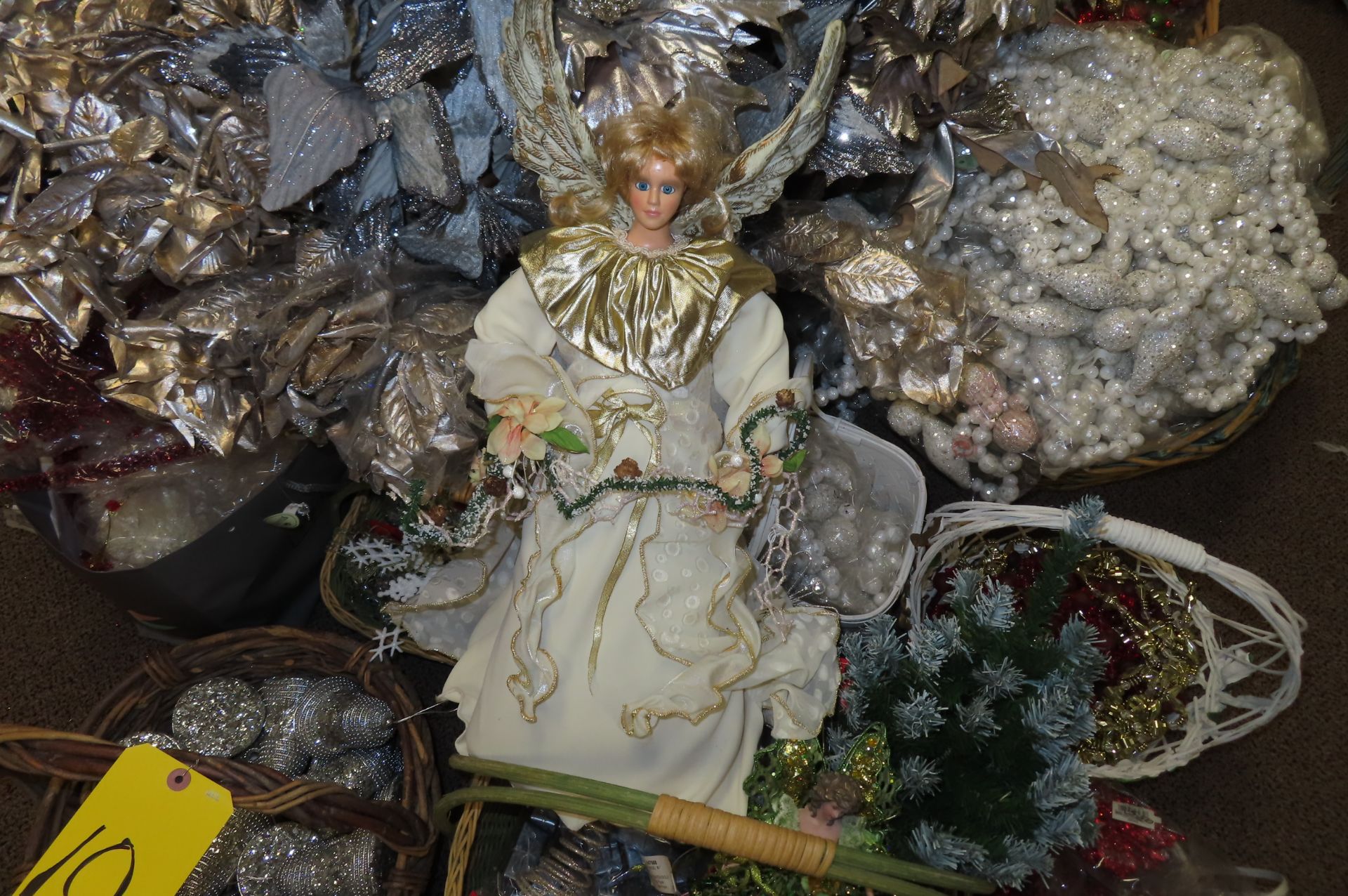 (1) XMAS ANGEL, ASST. FLOWERS AND ORNAMENTS AND (13) WICKER BASKETS - Image 4 of 9