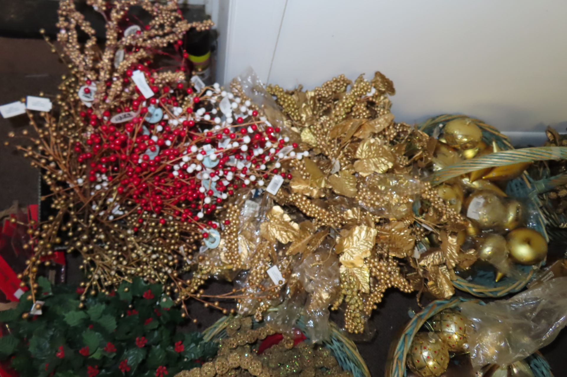 XMAS FLOWERS AND ORNAMENTS, (2) ANGELS, GOLD DECORATIVE ROPE AND RIBBON, (2) TIN… - Image 7 of 10