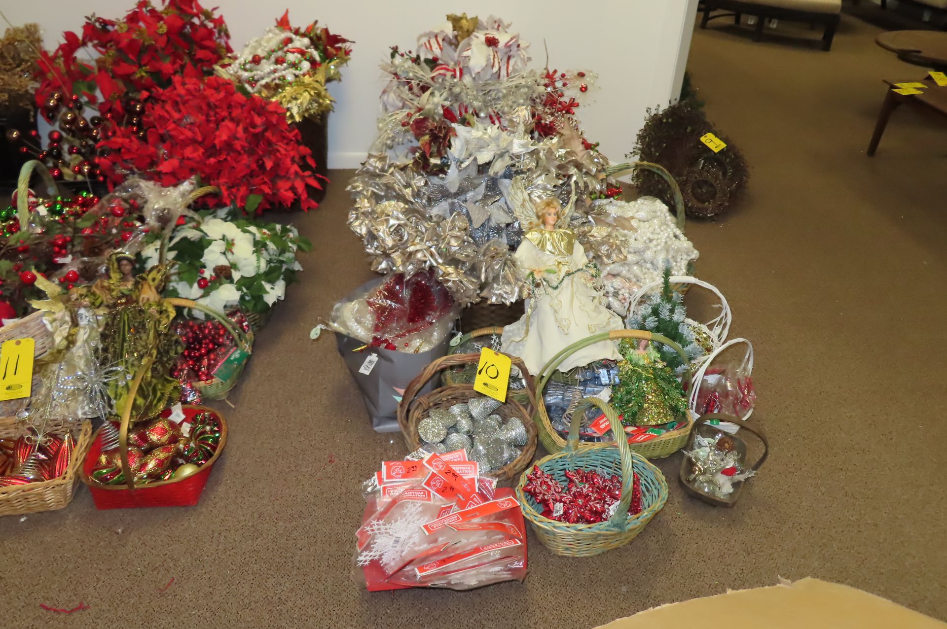 (1) XMAS ANGEL, ASST. FLOWERS AND ORNAMENTS AND (13) WICKER BASKETS
