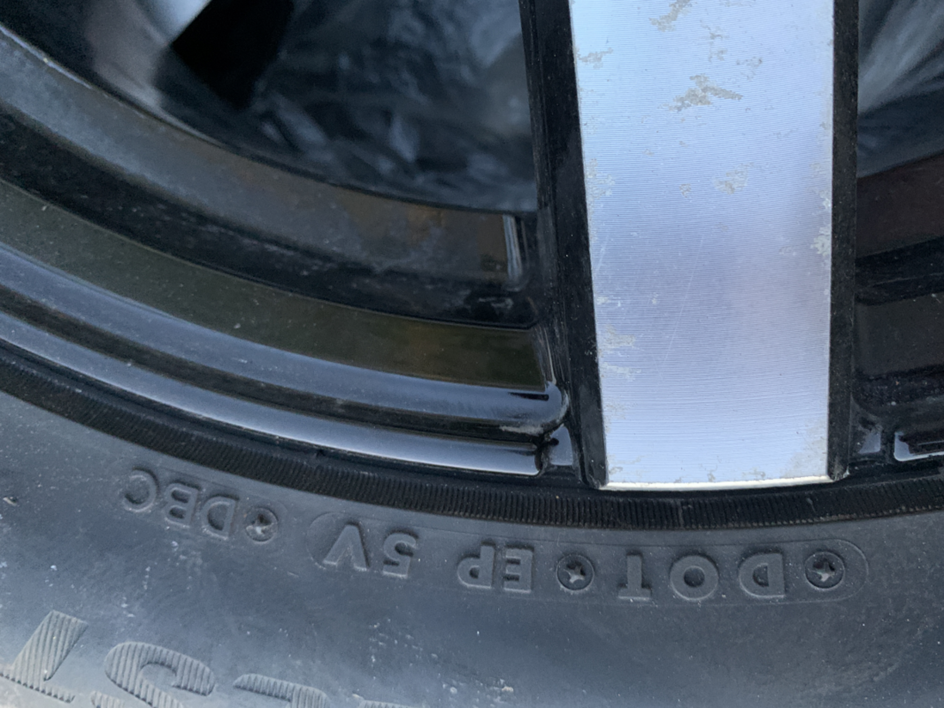 Bridgestone - BlizzakWinter Tires - Size: 235/50/R18 - Qty: 4 - Image 6 of 6