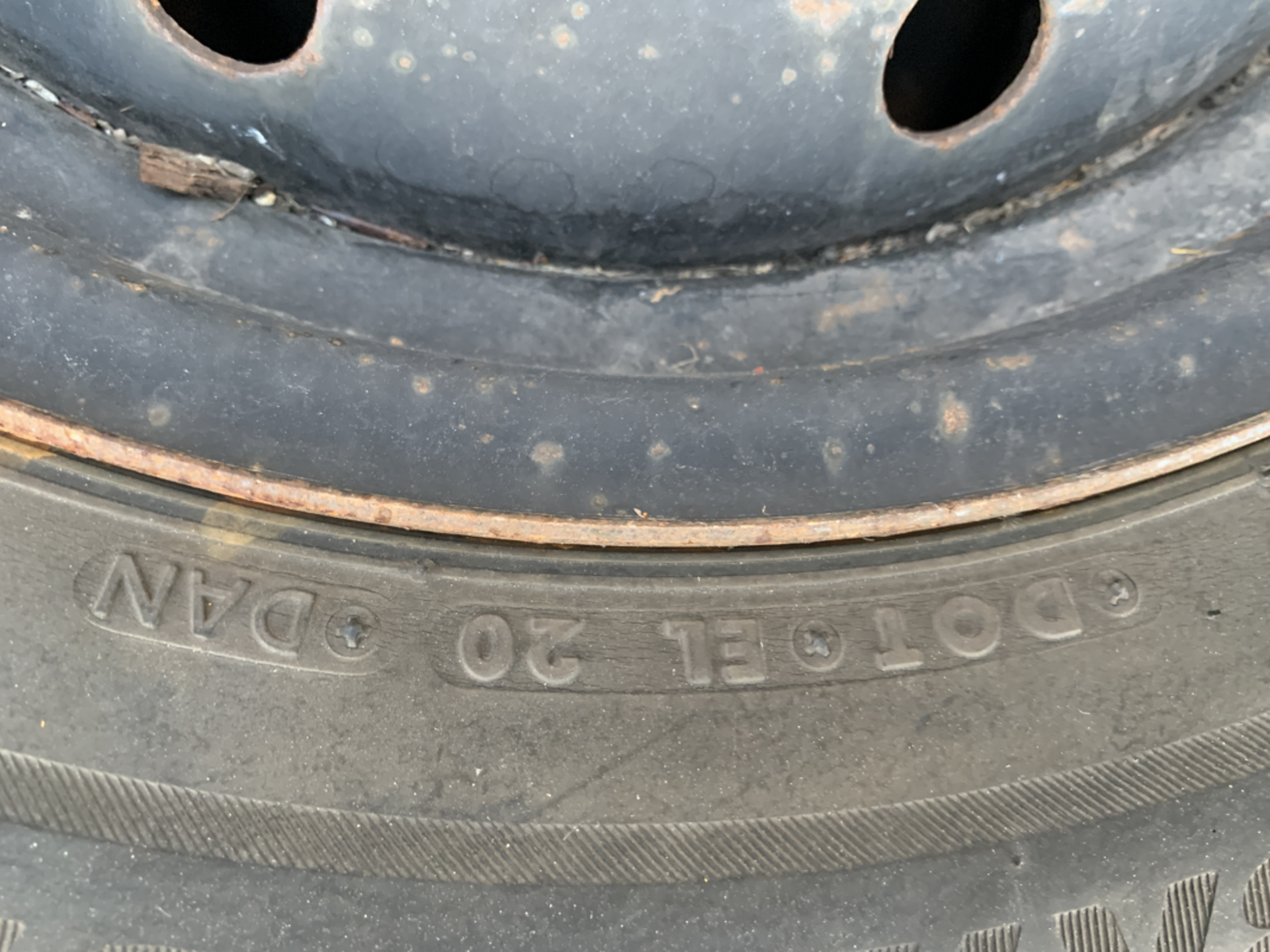 Bridgestone - Blizzak WS80 Winter Tires - Size: 205/60/R16 - Image 3 of 4