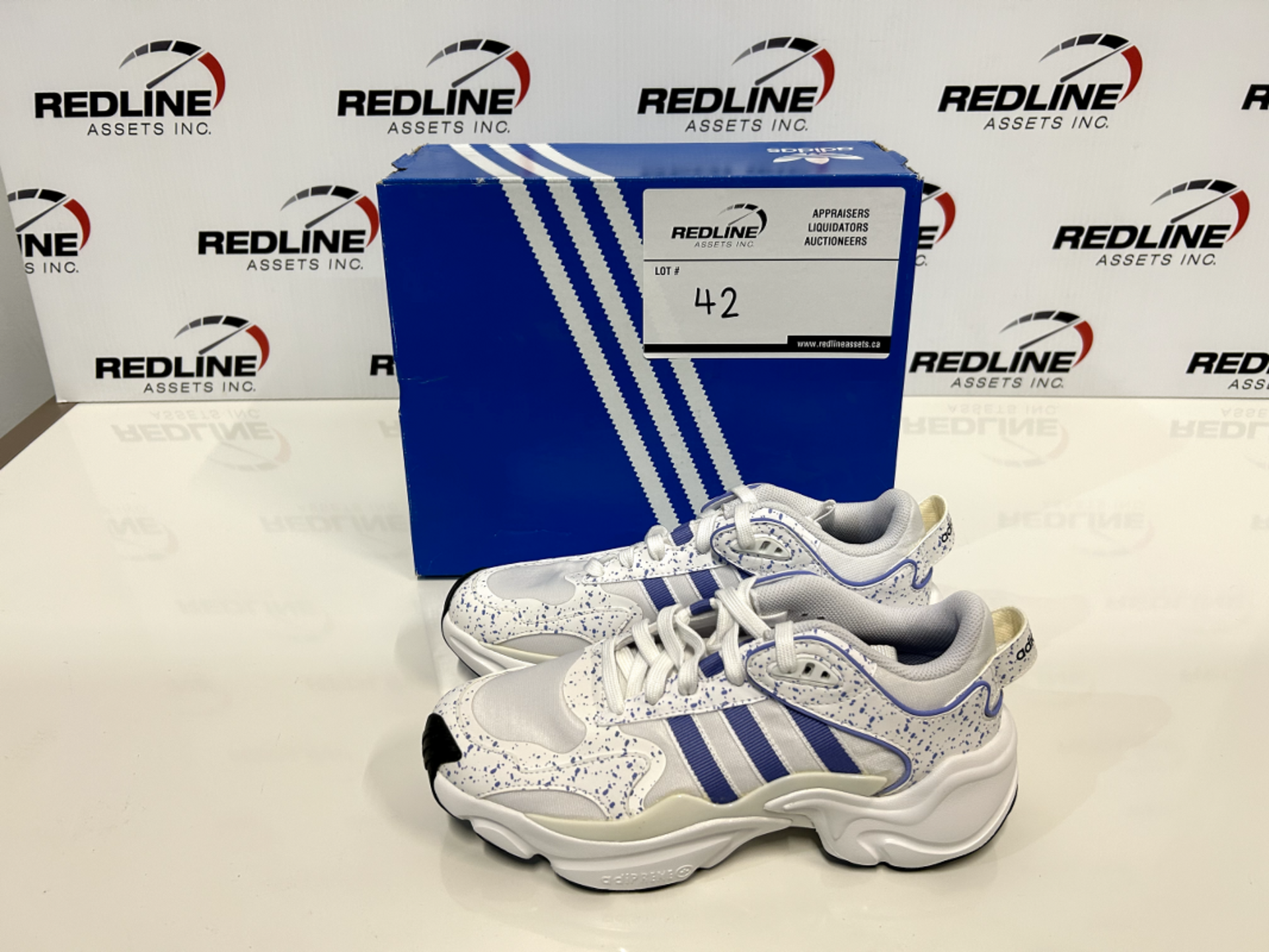 Adidas - Men's Size 8 - Magmur Runner W - QTY: 1 - Approx. MSRP $175.00 CAD