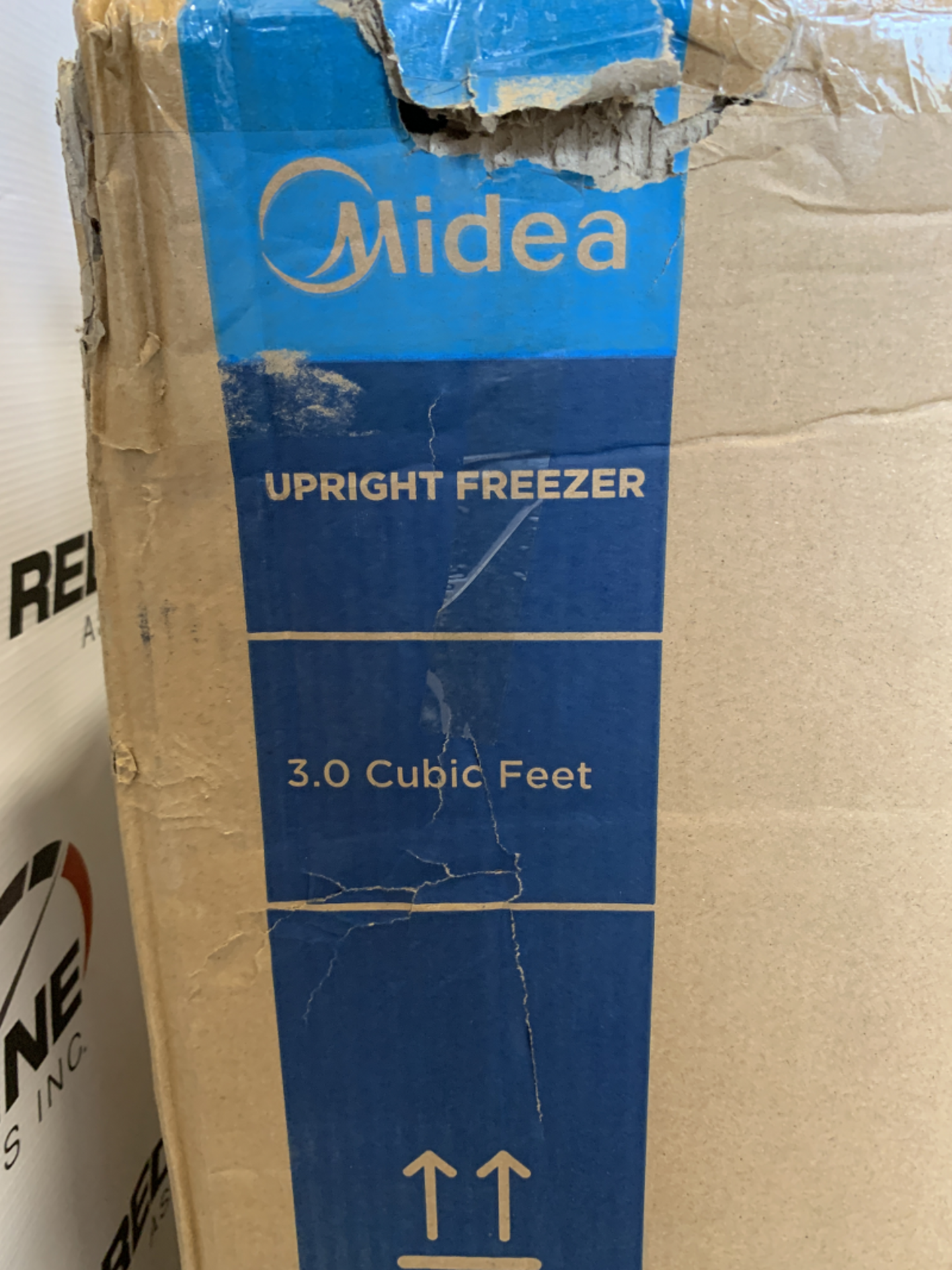 Midea - Size 3 cu. ft. - WHS-109FW1 Upright Freezer - QTY: 1 - Approx. MSRP $285.00 CAD - Image 2 of 2