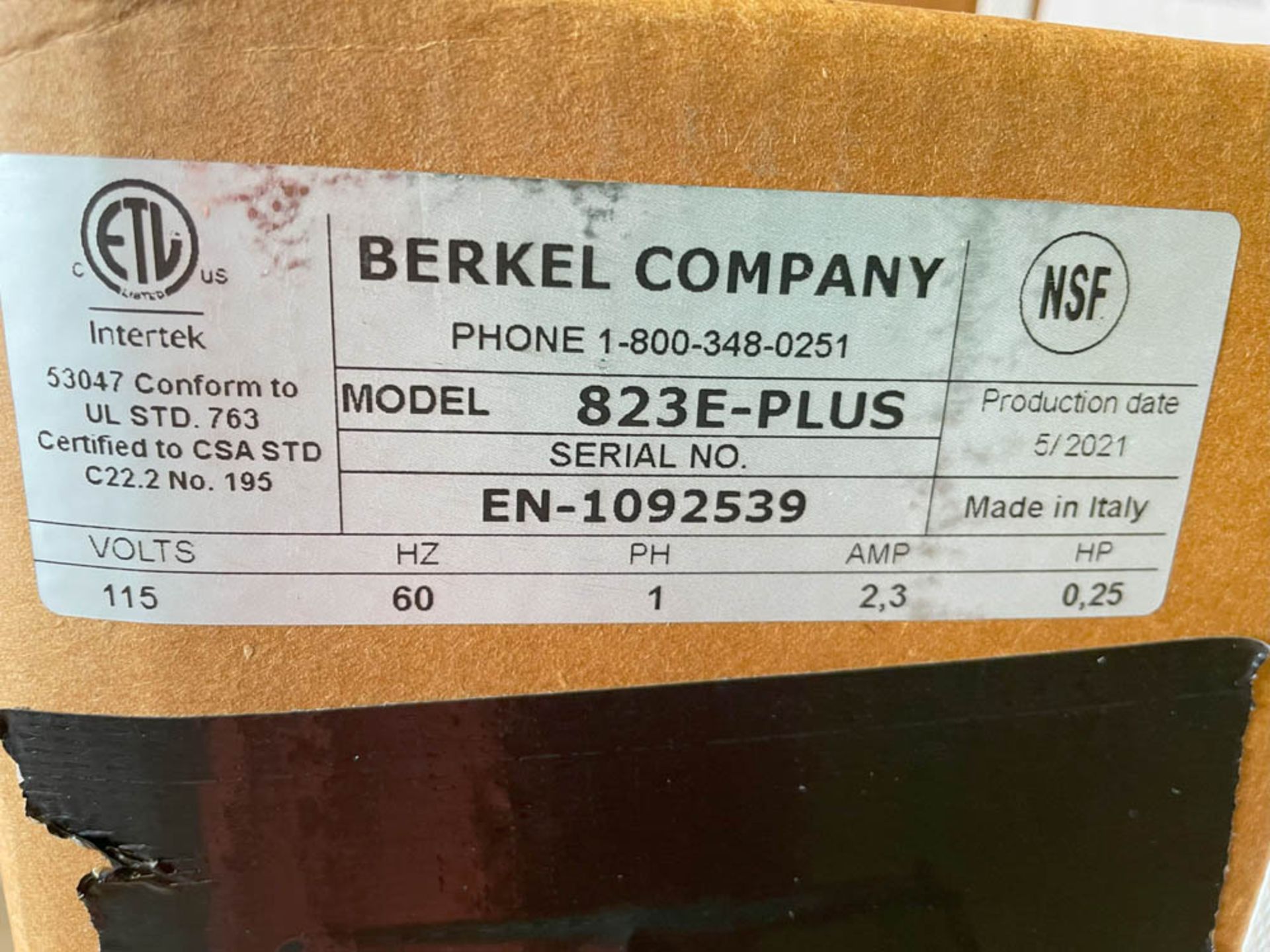 BERKEL 823E-PLUS Manual Gravity Feed Meat Slicer - Image 3 of 3