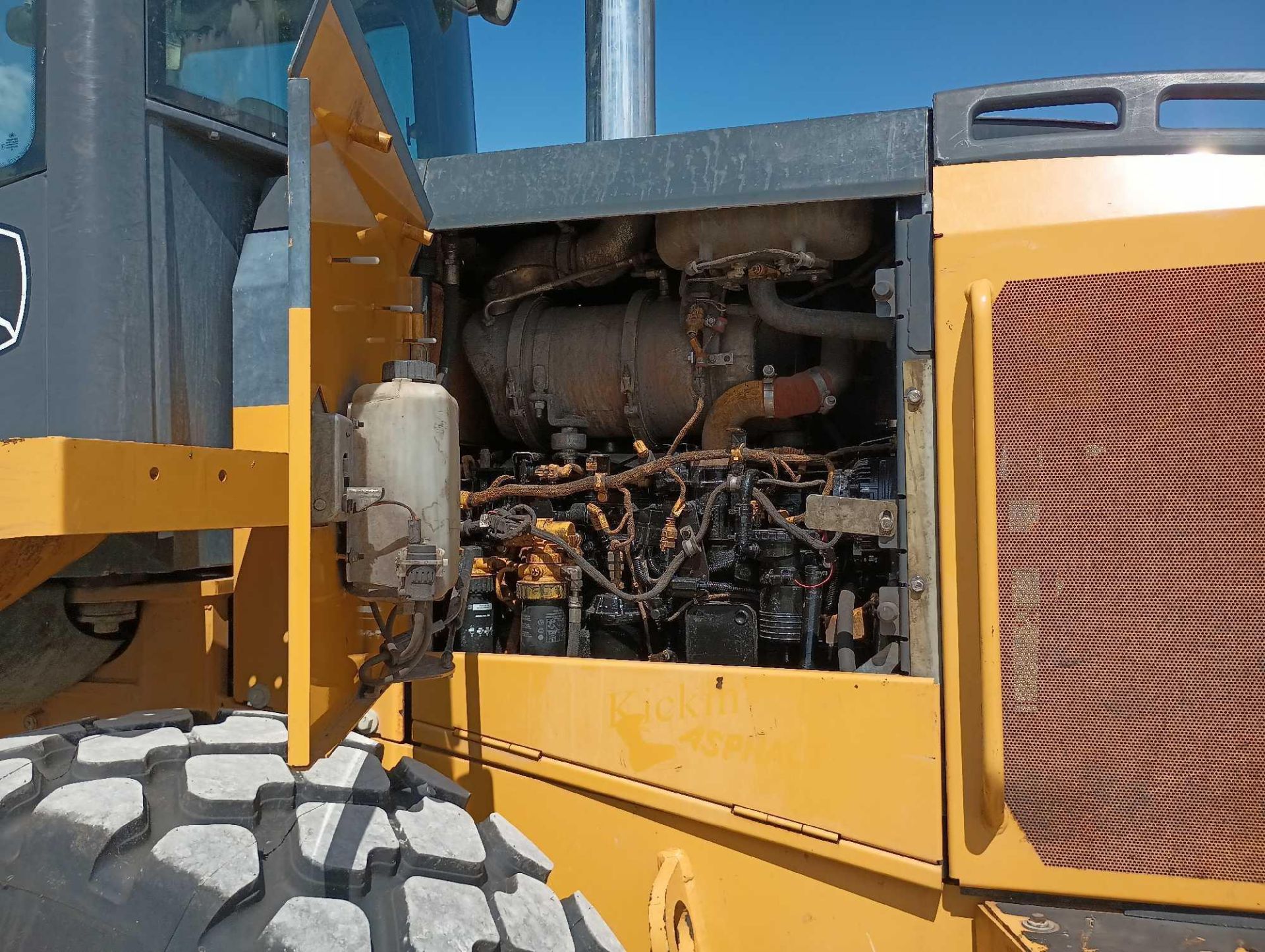 2015 John Deere 544K Articulated Wheel Loader - Image 7 of 45